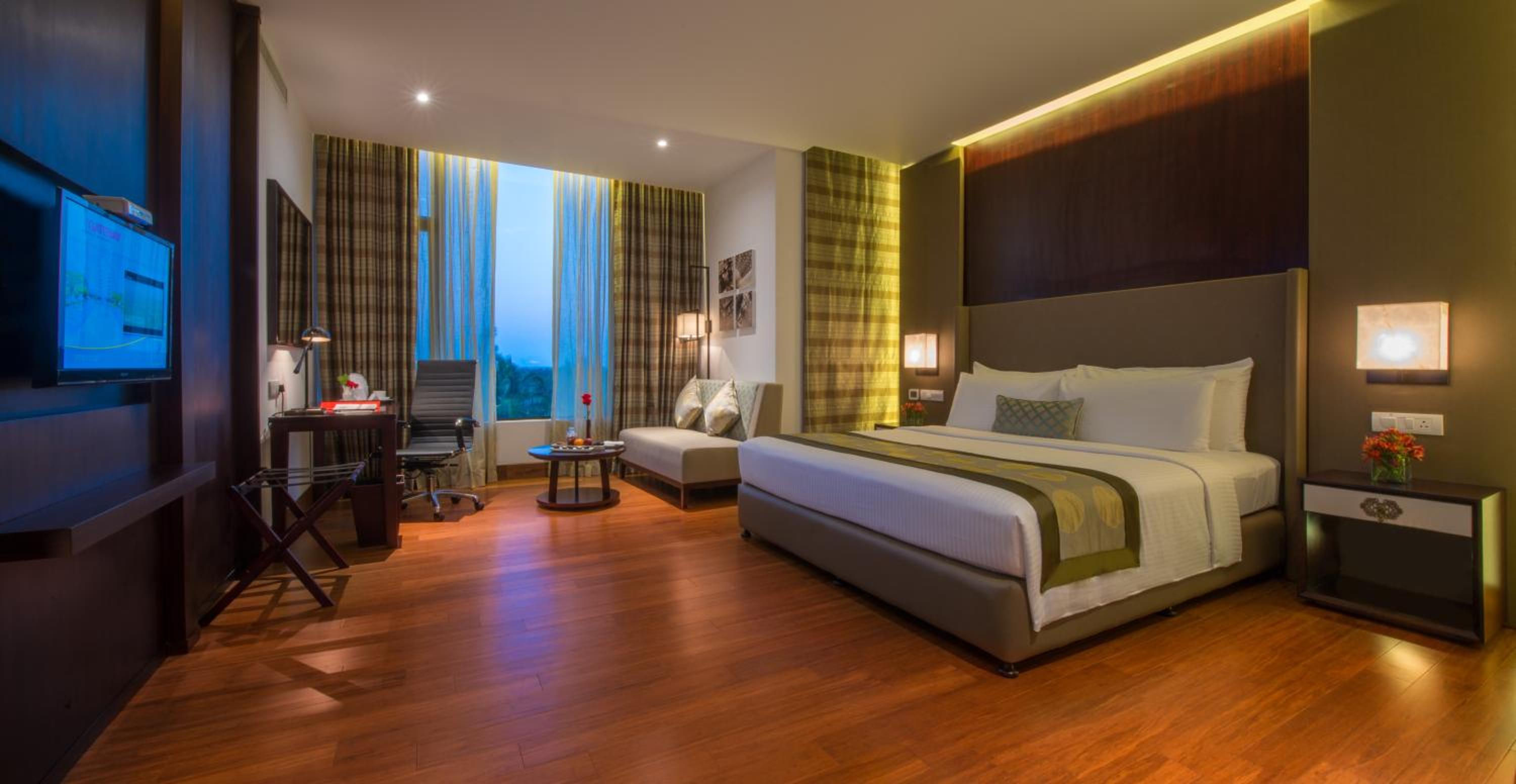 Vivanta Suite Including Both Way Airport Transfers - Photo 1