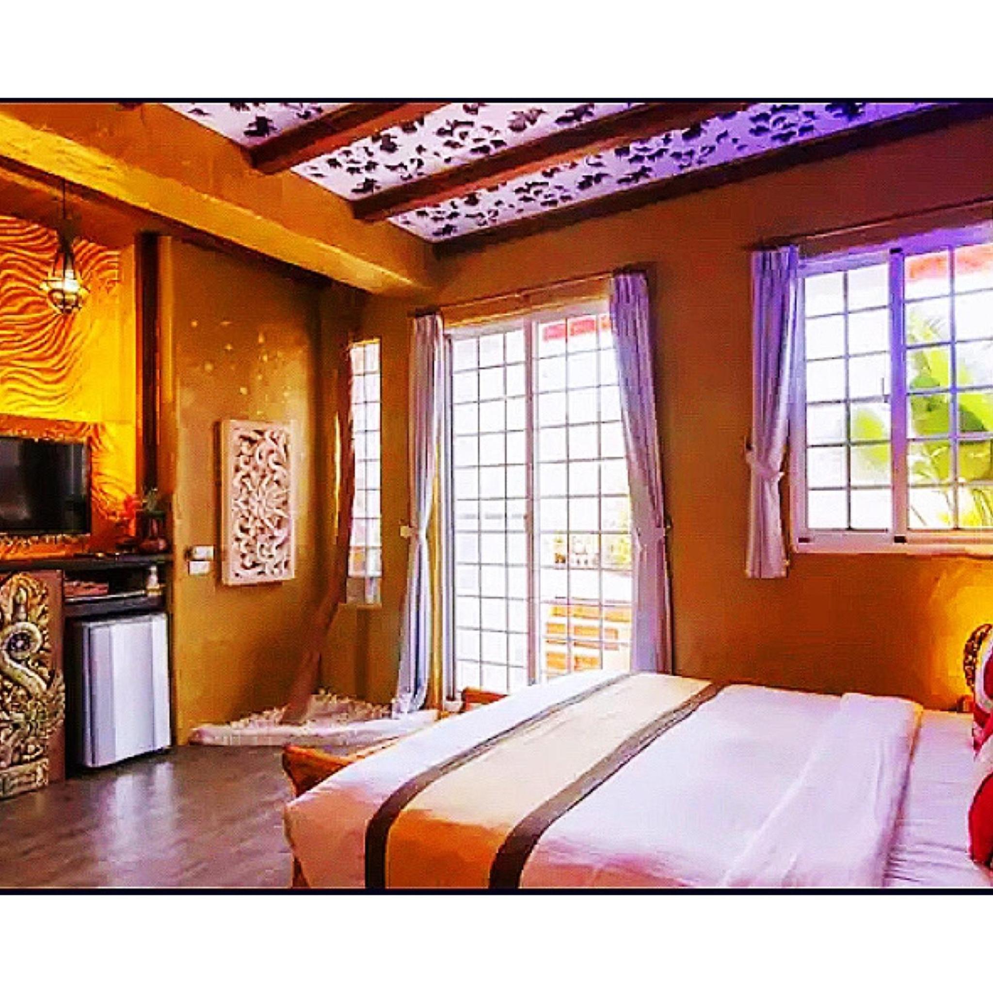 Double Room with Pool View photo 3