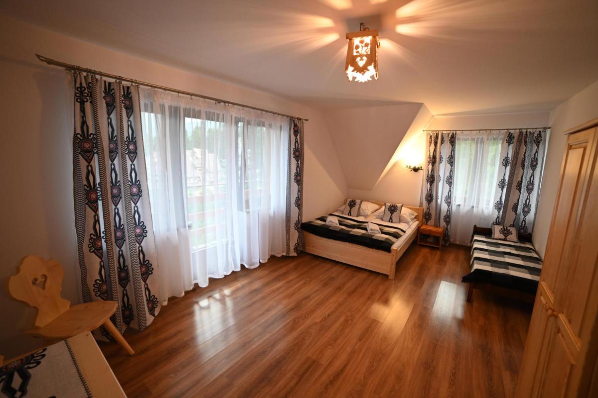 Quadruple Room with Mountain View photo 1