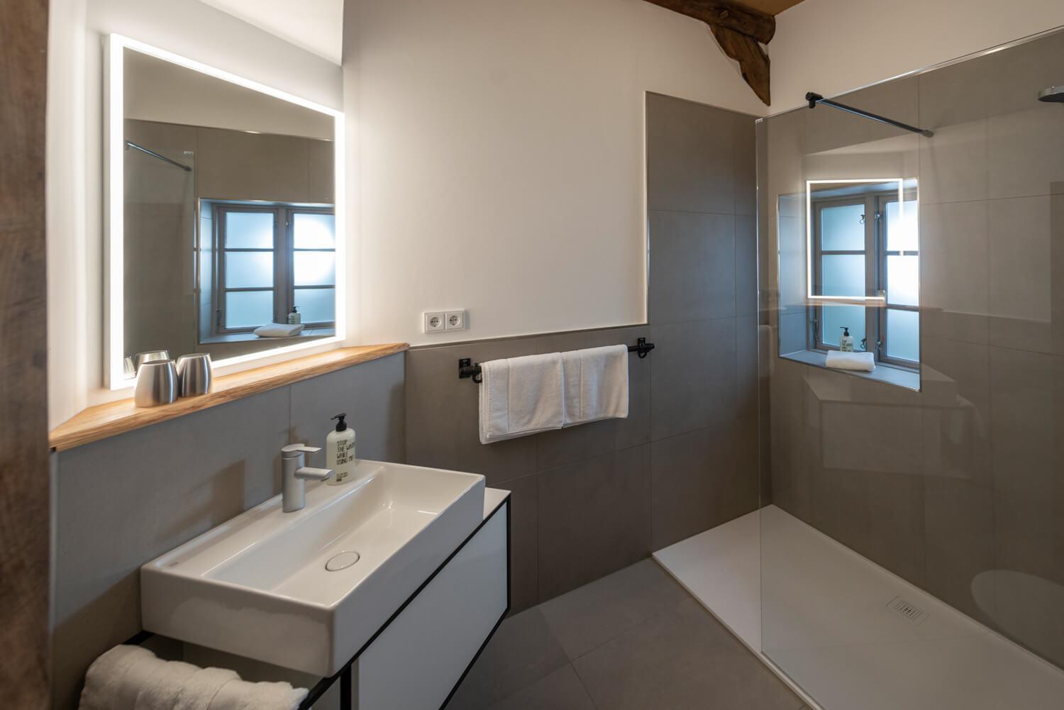 Double Room with Garden View - Photo 11