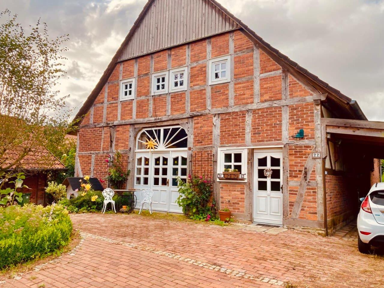 Four-Bedroom House photo 3