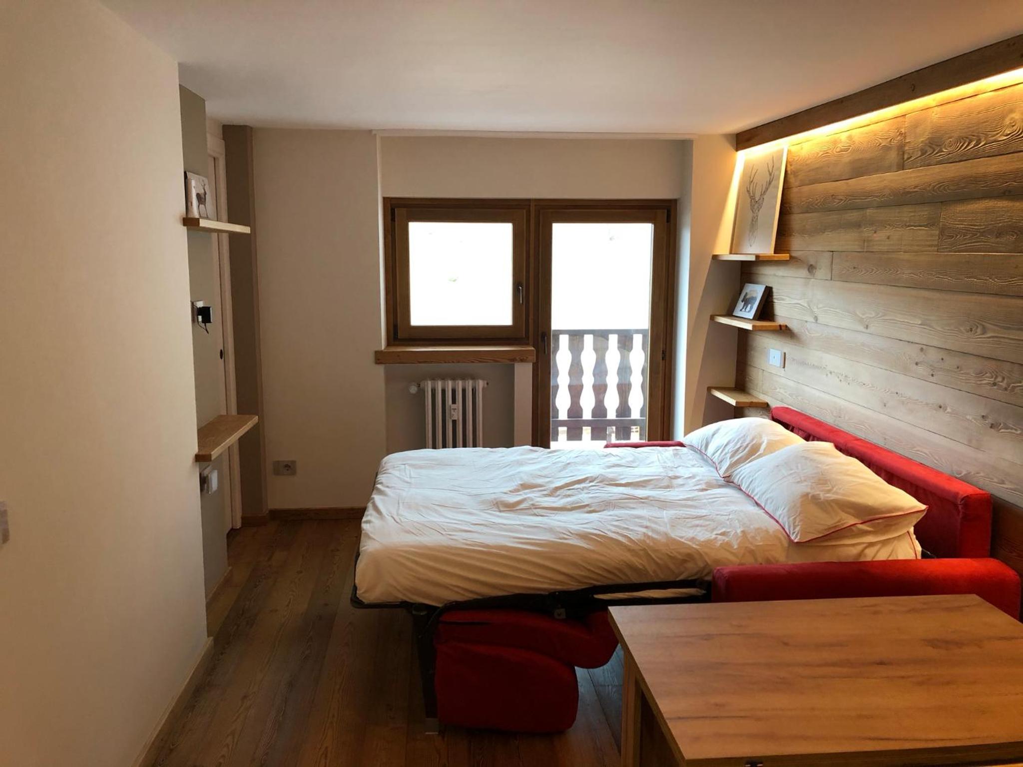 One-Bedroom Apartment - Photo 4