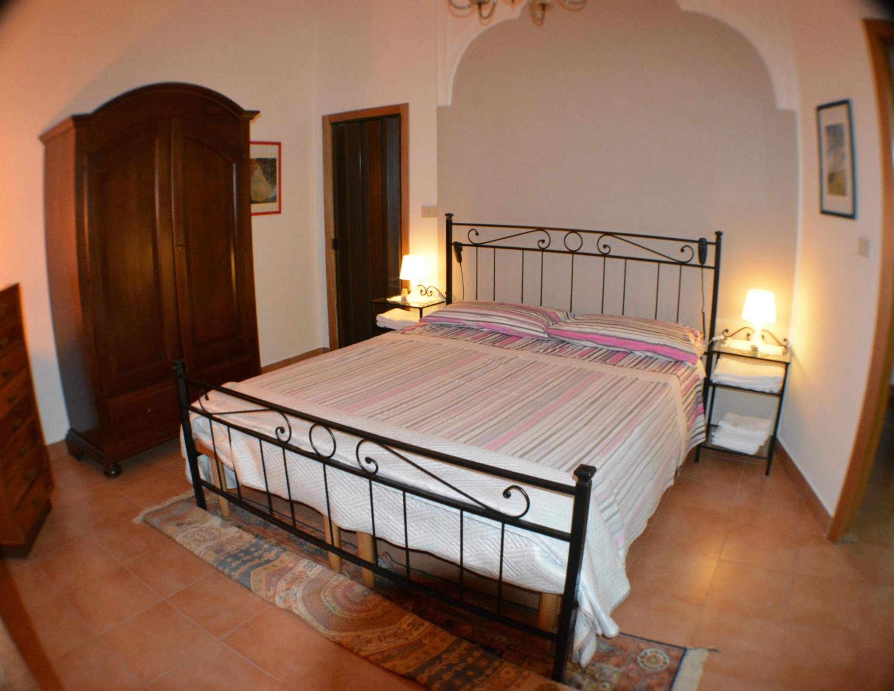 Two-Bedroom House - Photo 27