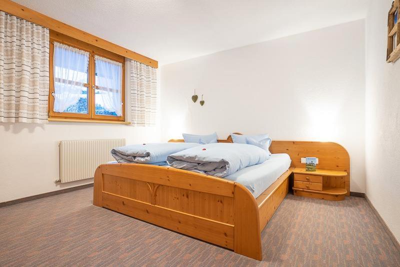 One-Bedroom Apartment with Shower photo 1