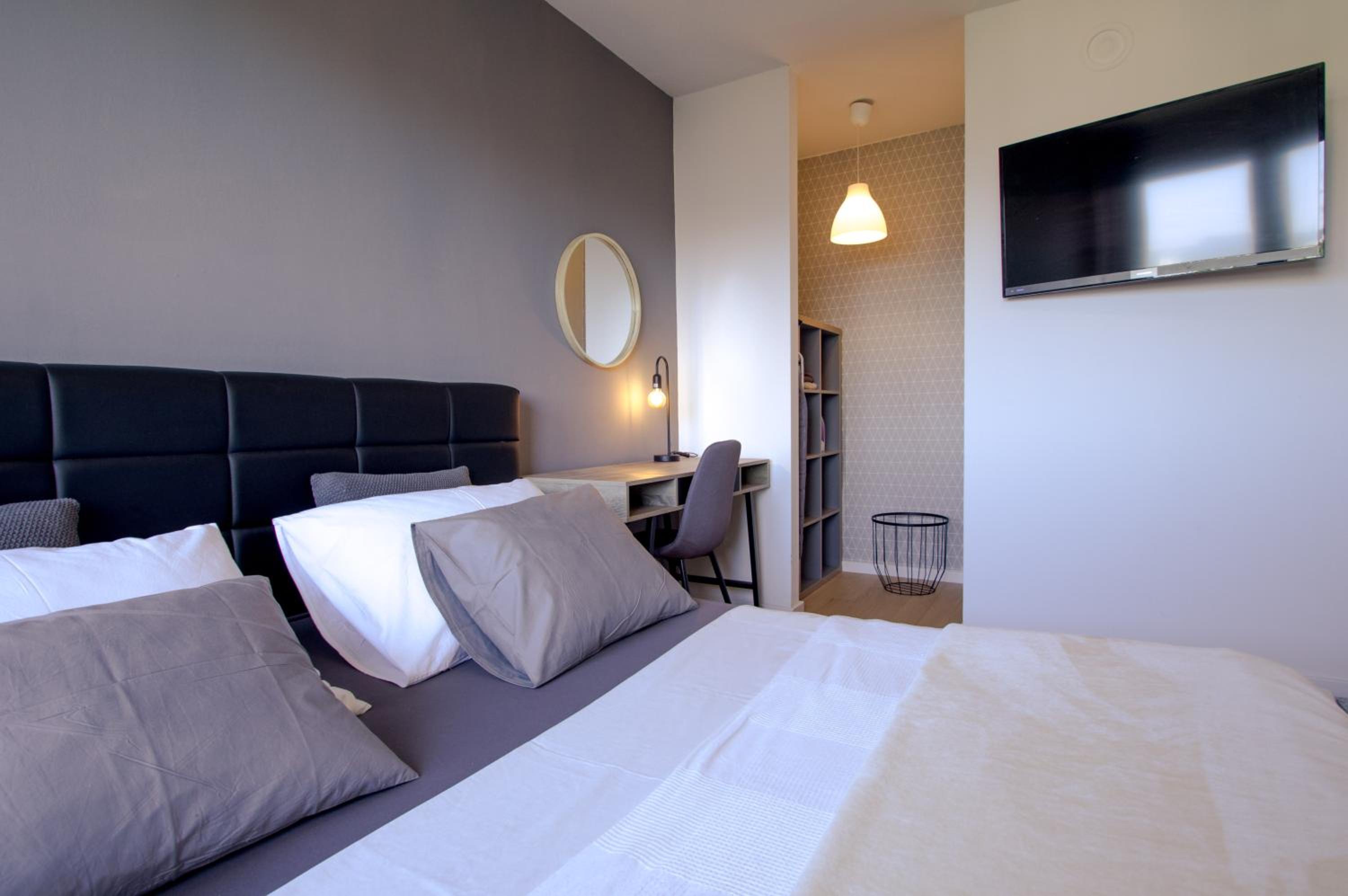 Two-Bedroom Apartment - Photo 16