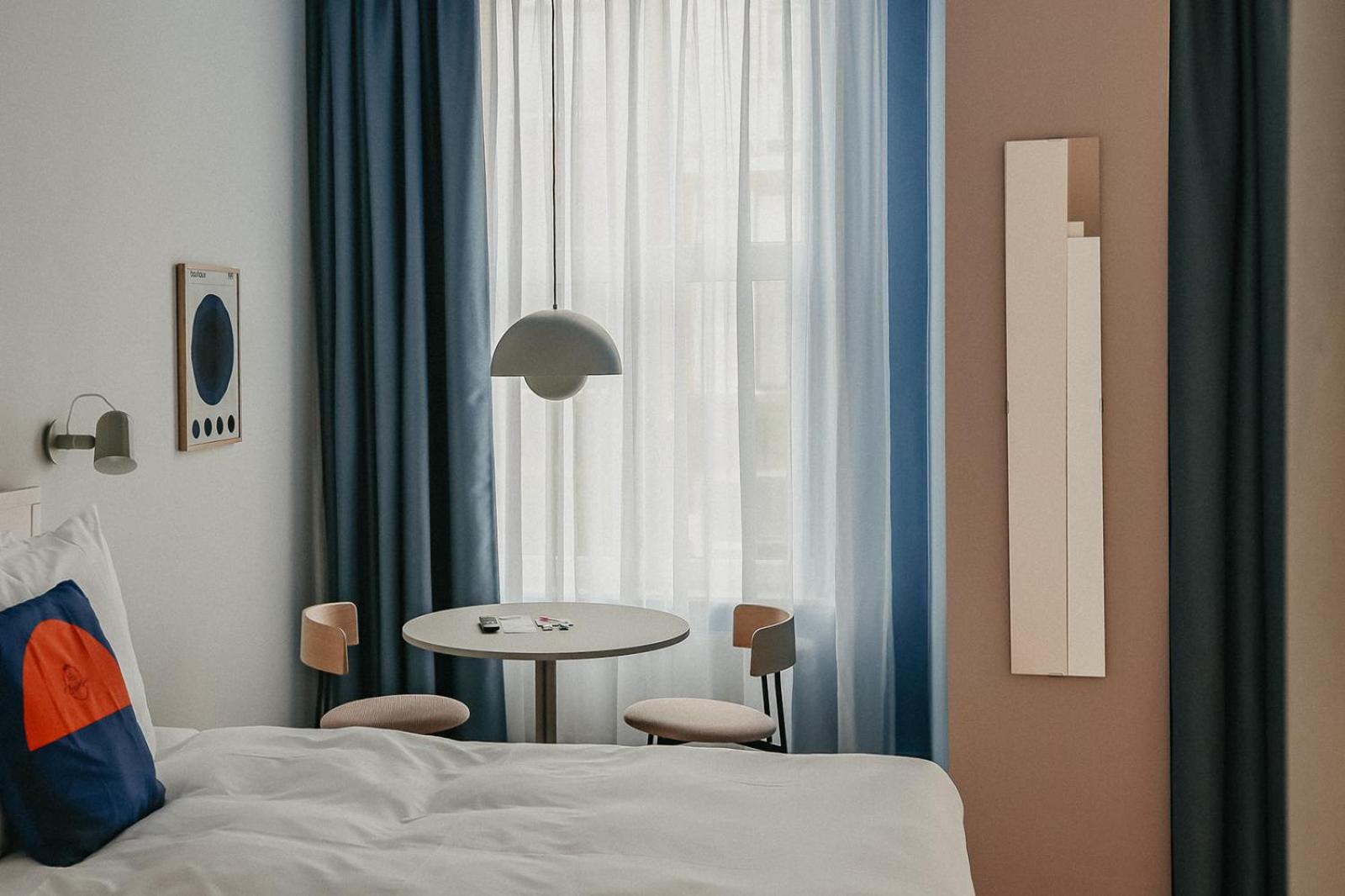 Deluxe Suite - Photo 11