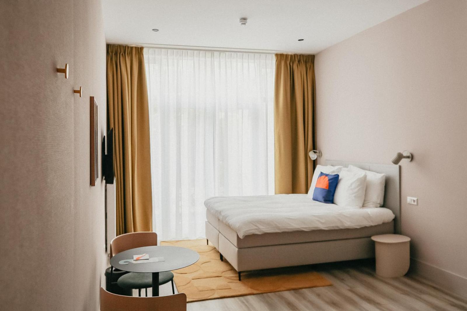 Standard Suite - Photo 13