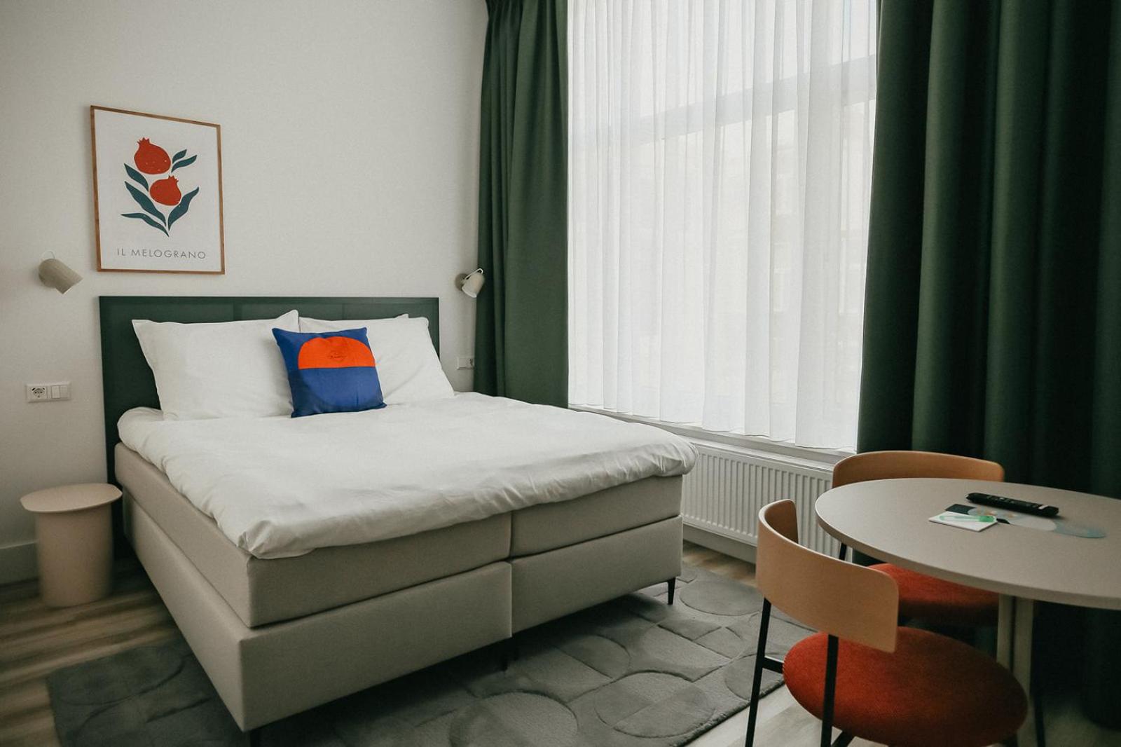 Standard Suite - Photo 17