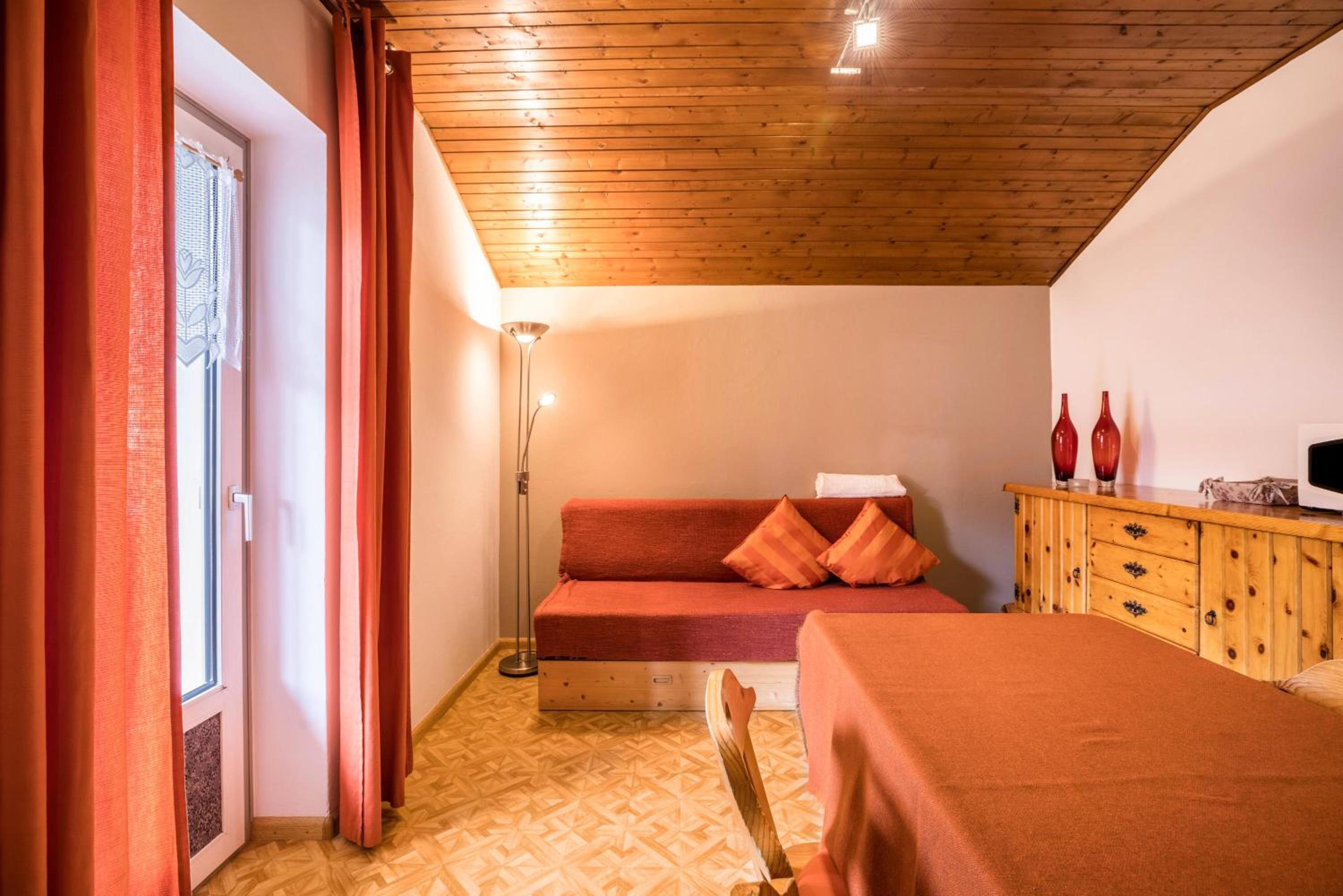 Superior One-Bedroom Apartment with Balcony