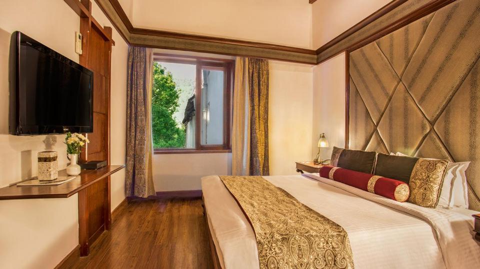 Superior Room with Evening Hi Tea, 10% discount on Food, Spa & Soft Beverages - Photo 3