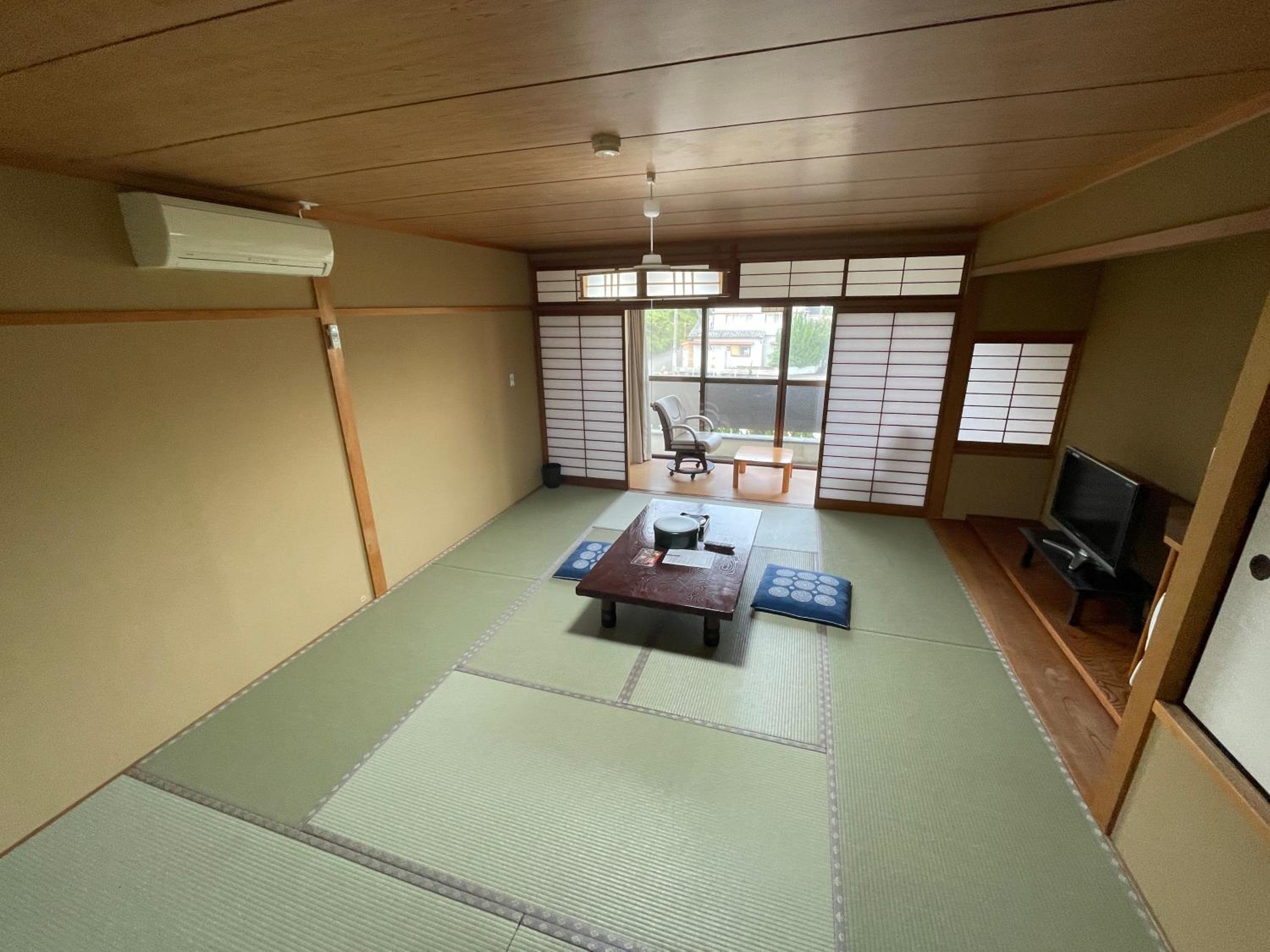 Standard Family Room - Photo 4