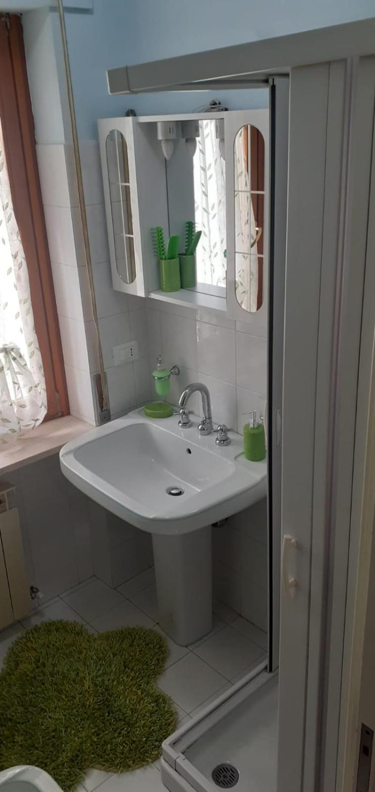 Apartment with Balcony - Photo 4