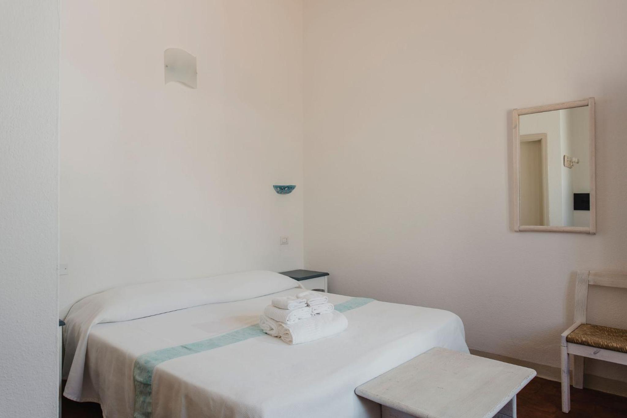 Double or Twin Room with Garden View - Photo 5