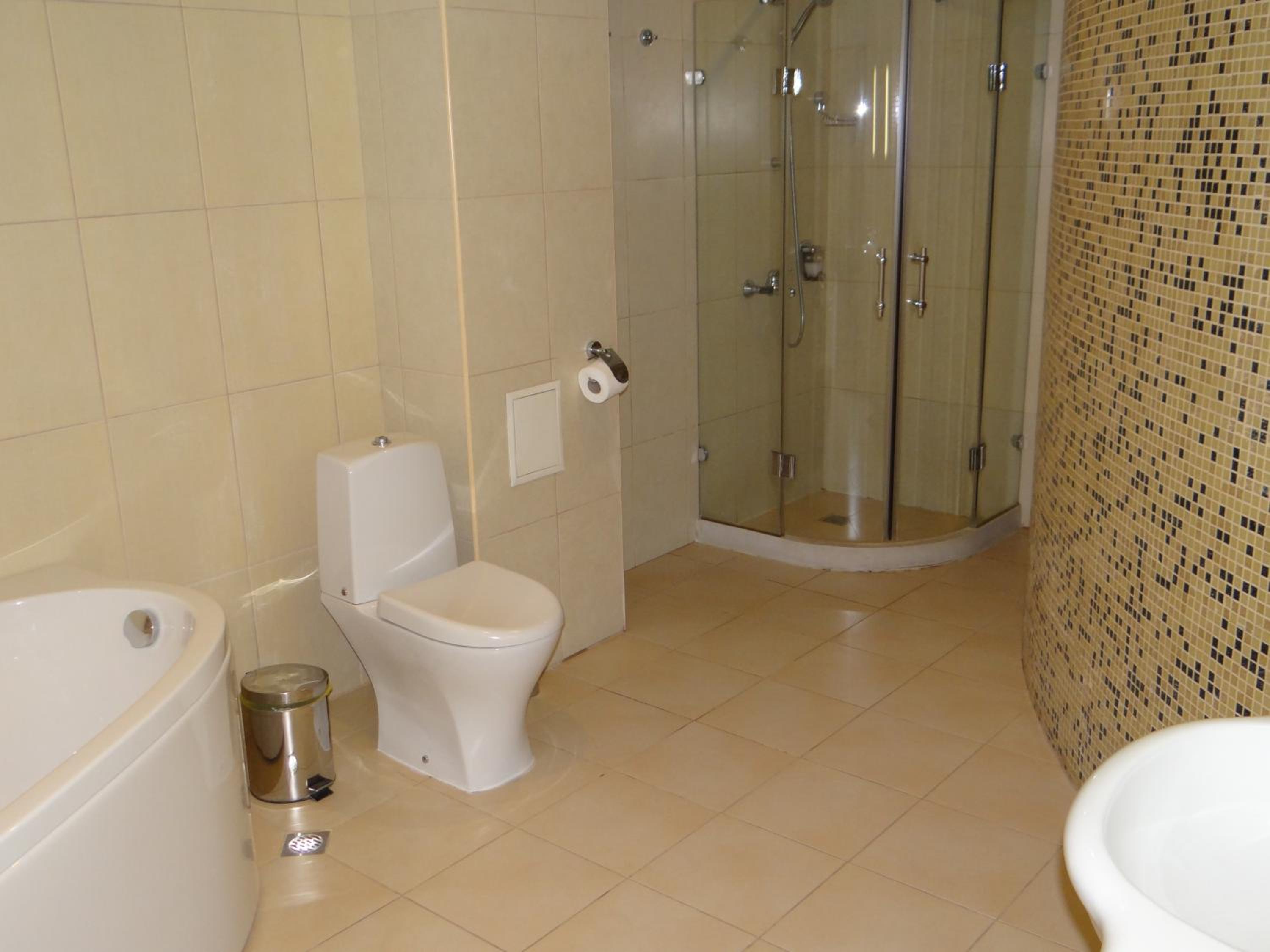 Suite - Photo 10