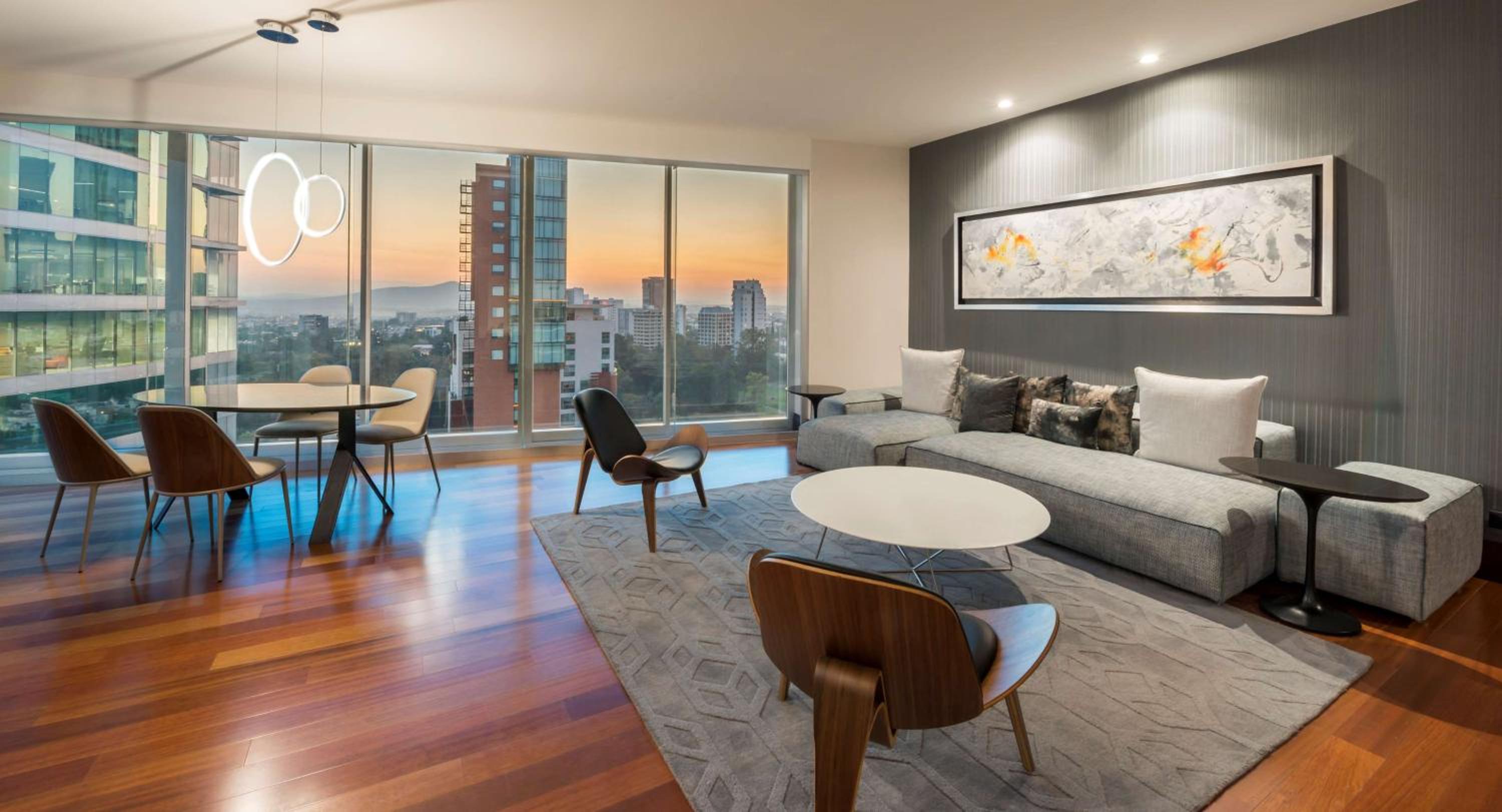 Suite with View - Photo 4
