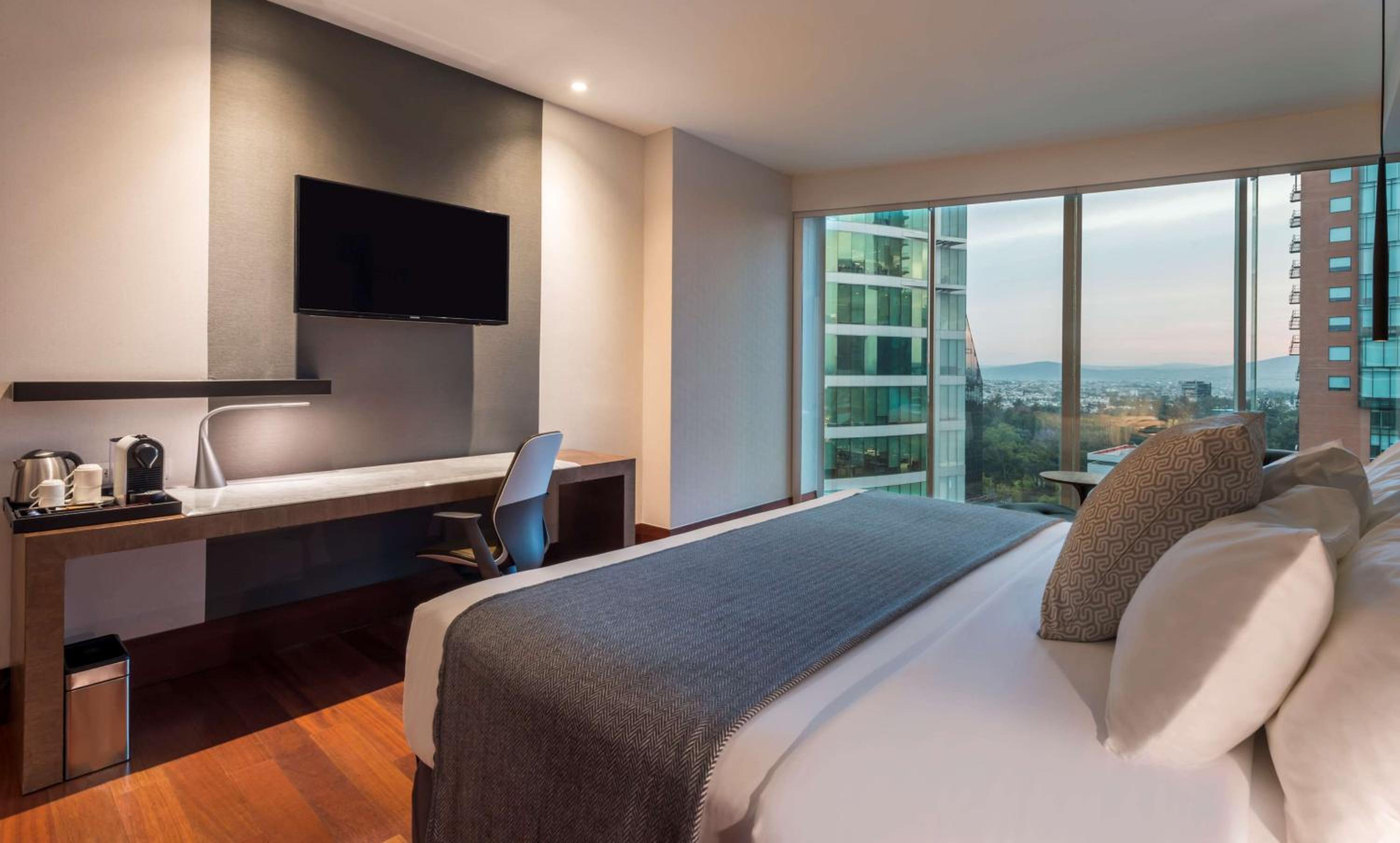 Superior Double or Twin Room with View - Photo 2