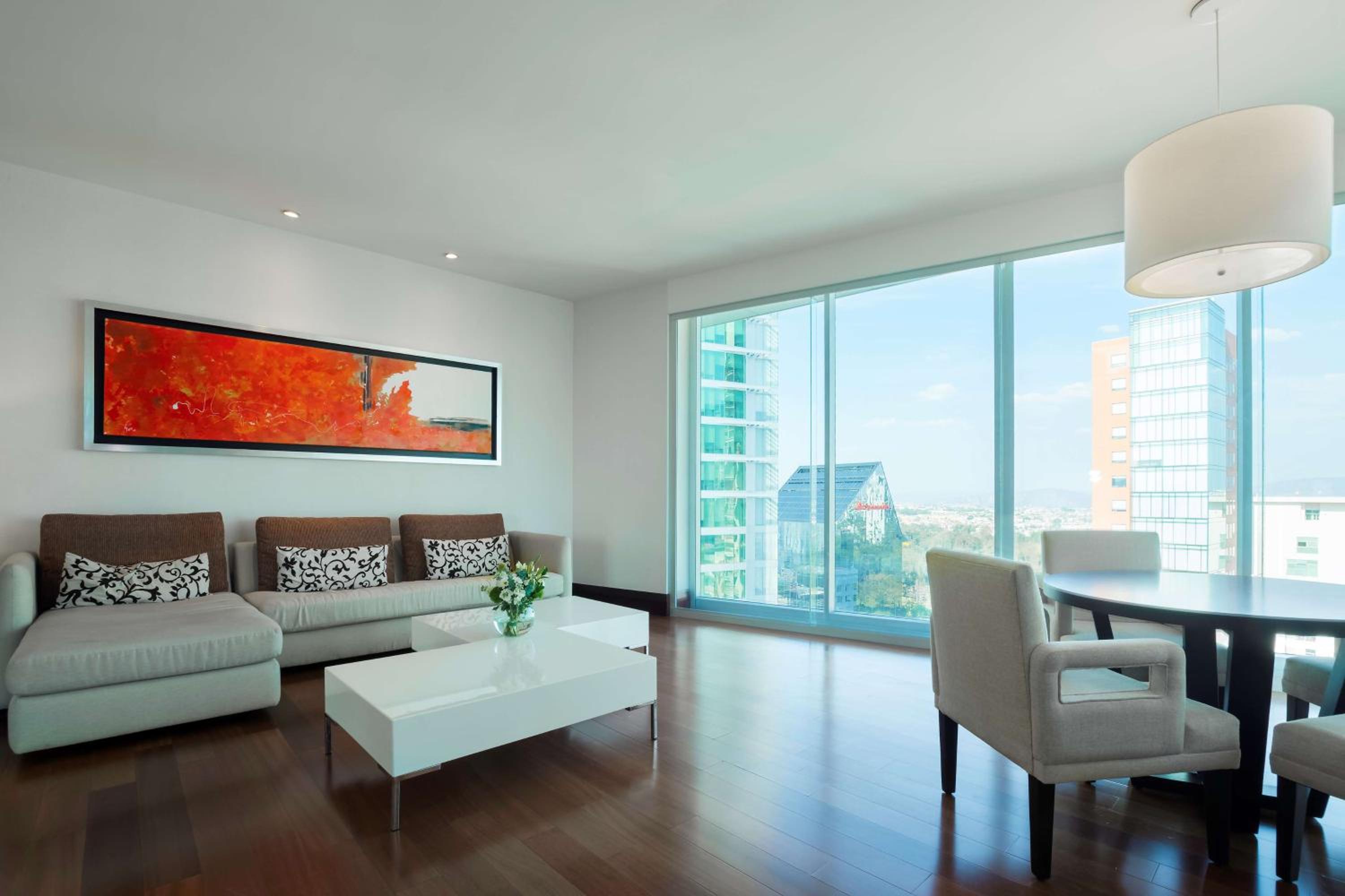 Suite with View - Photo 9