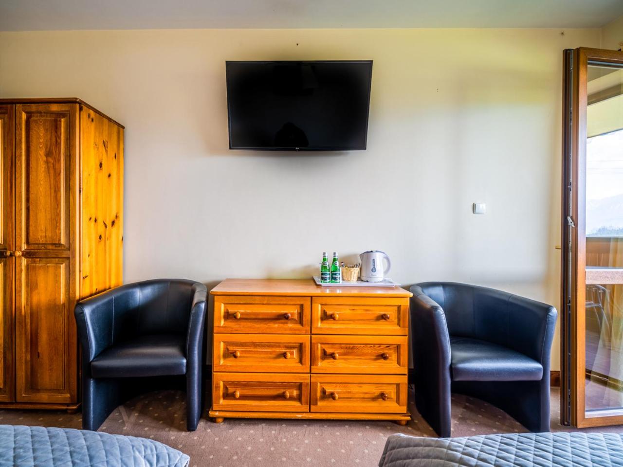 Quadruple Room with Mountain View photo 1