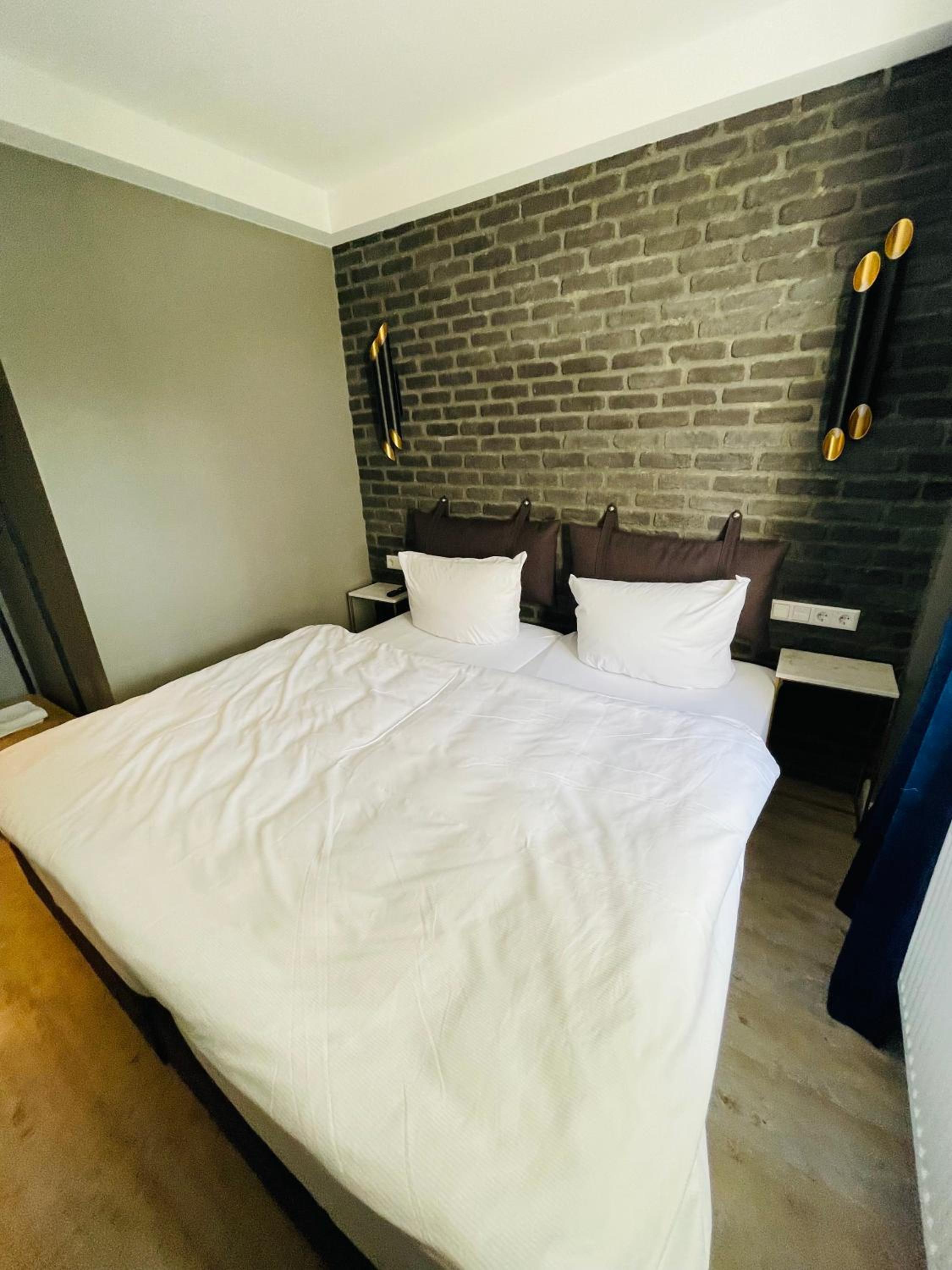 Economy Double or Twin Room photo 3