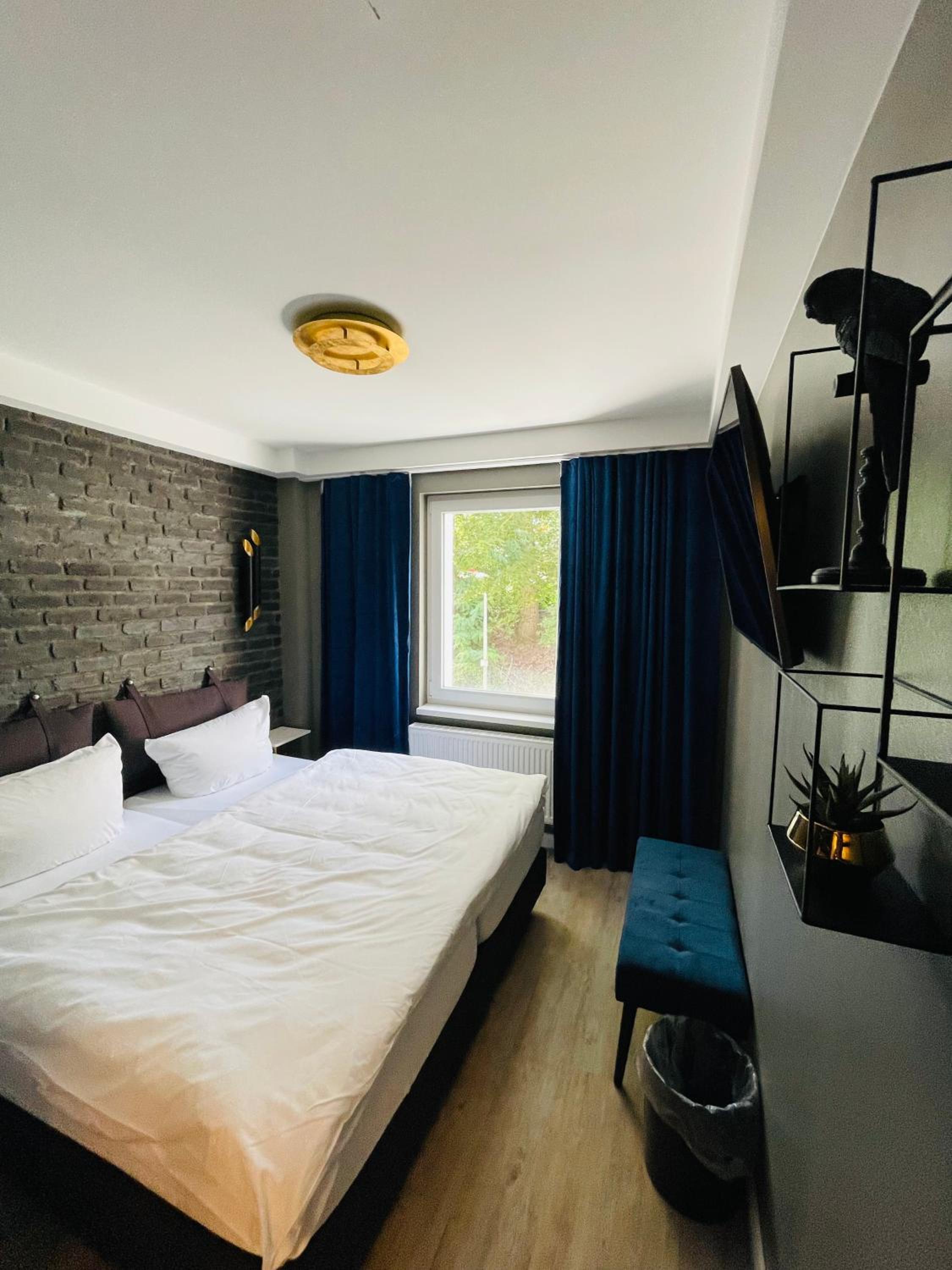 Economy Double or Twin Room photo 2
