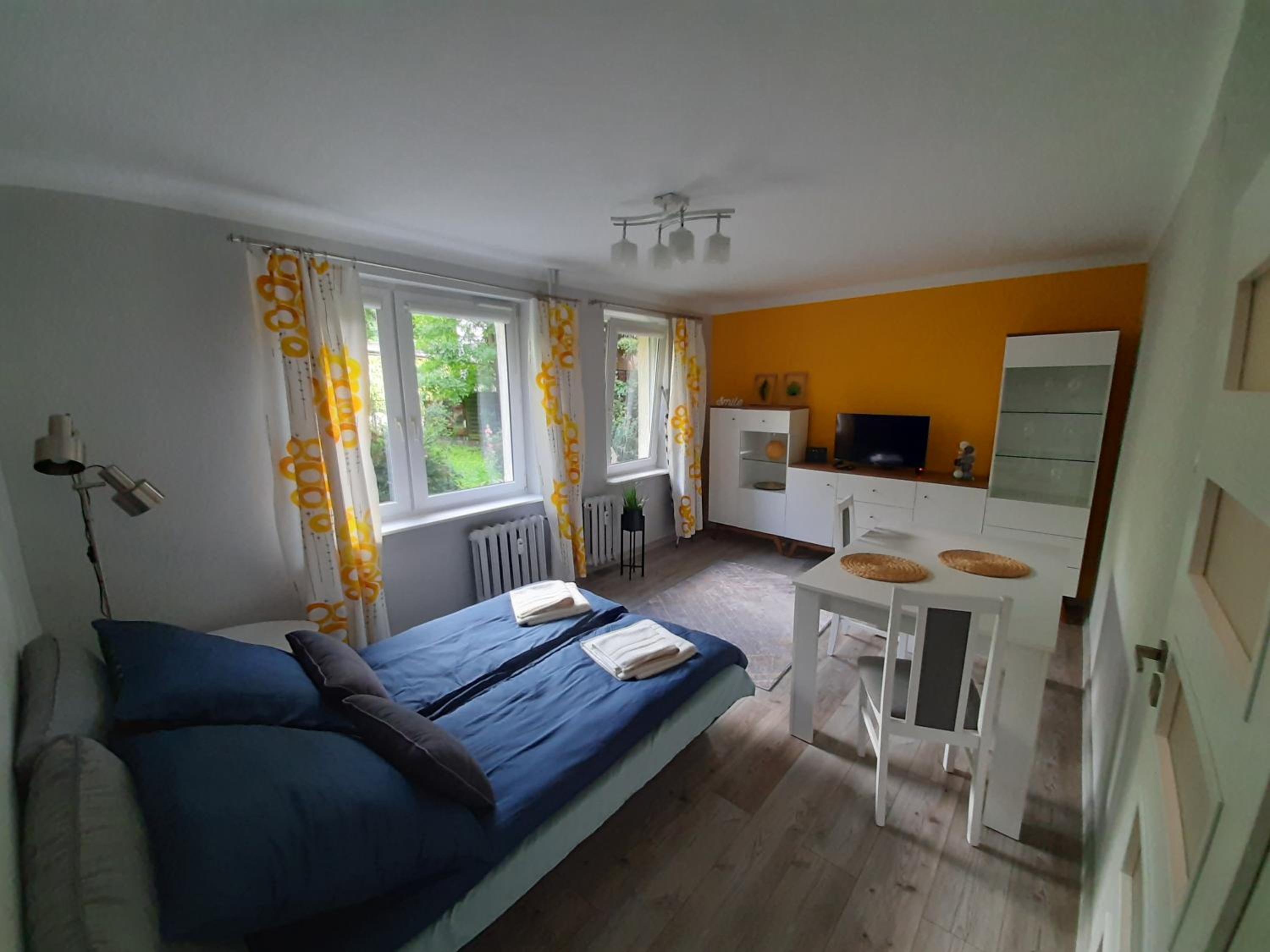 One-Bedroom Apartment - Photo 1