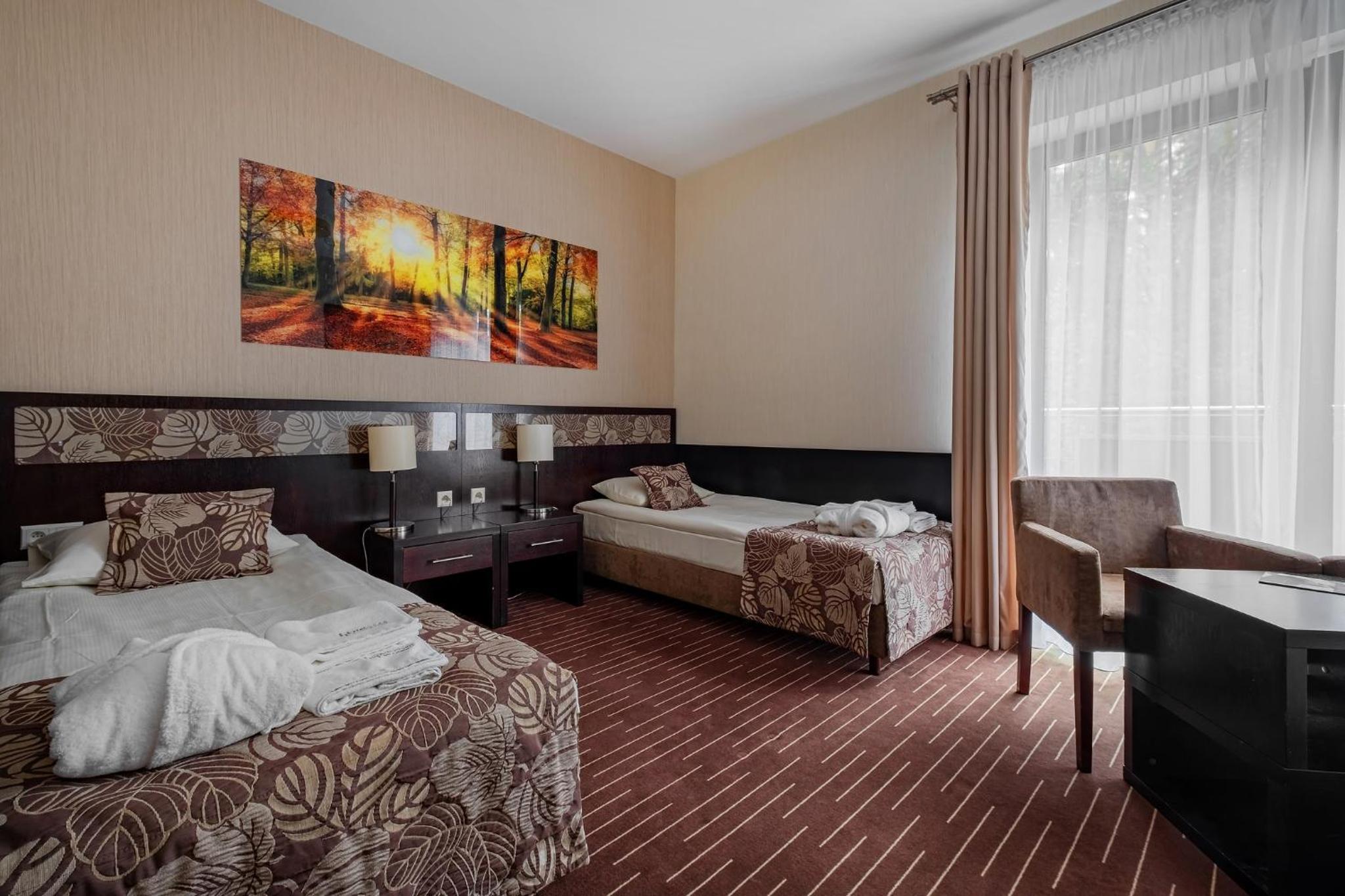 Double or Twin Room - Photo 7