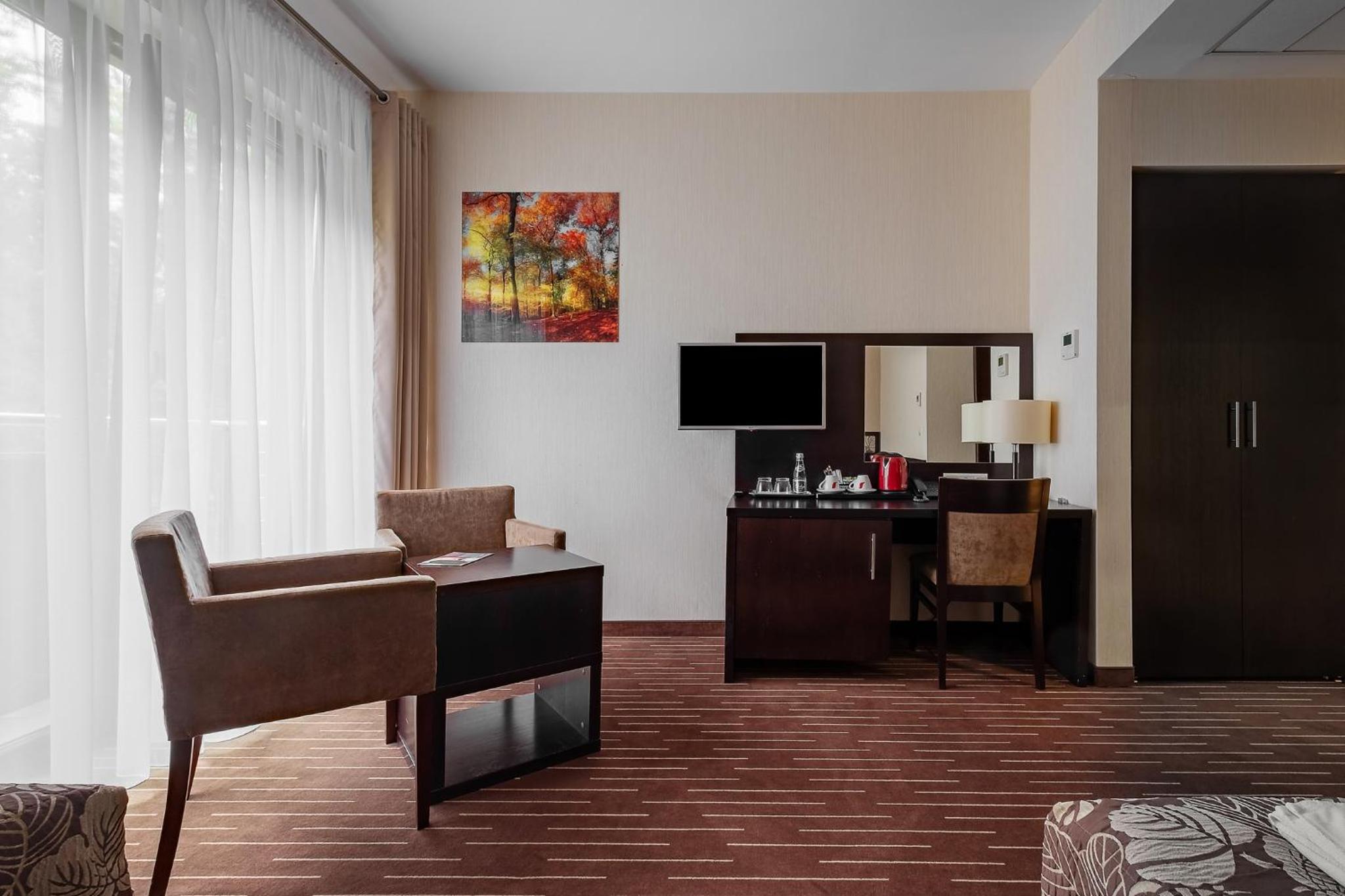 Double or Twin Room - Photo 4