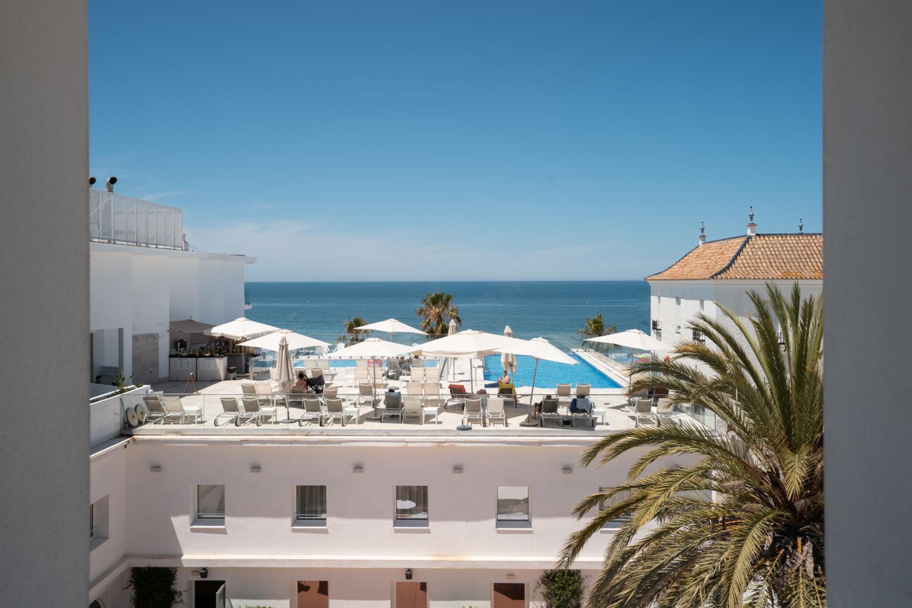 Double Room with Side Sea View (2 Adults) photo 2