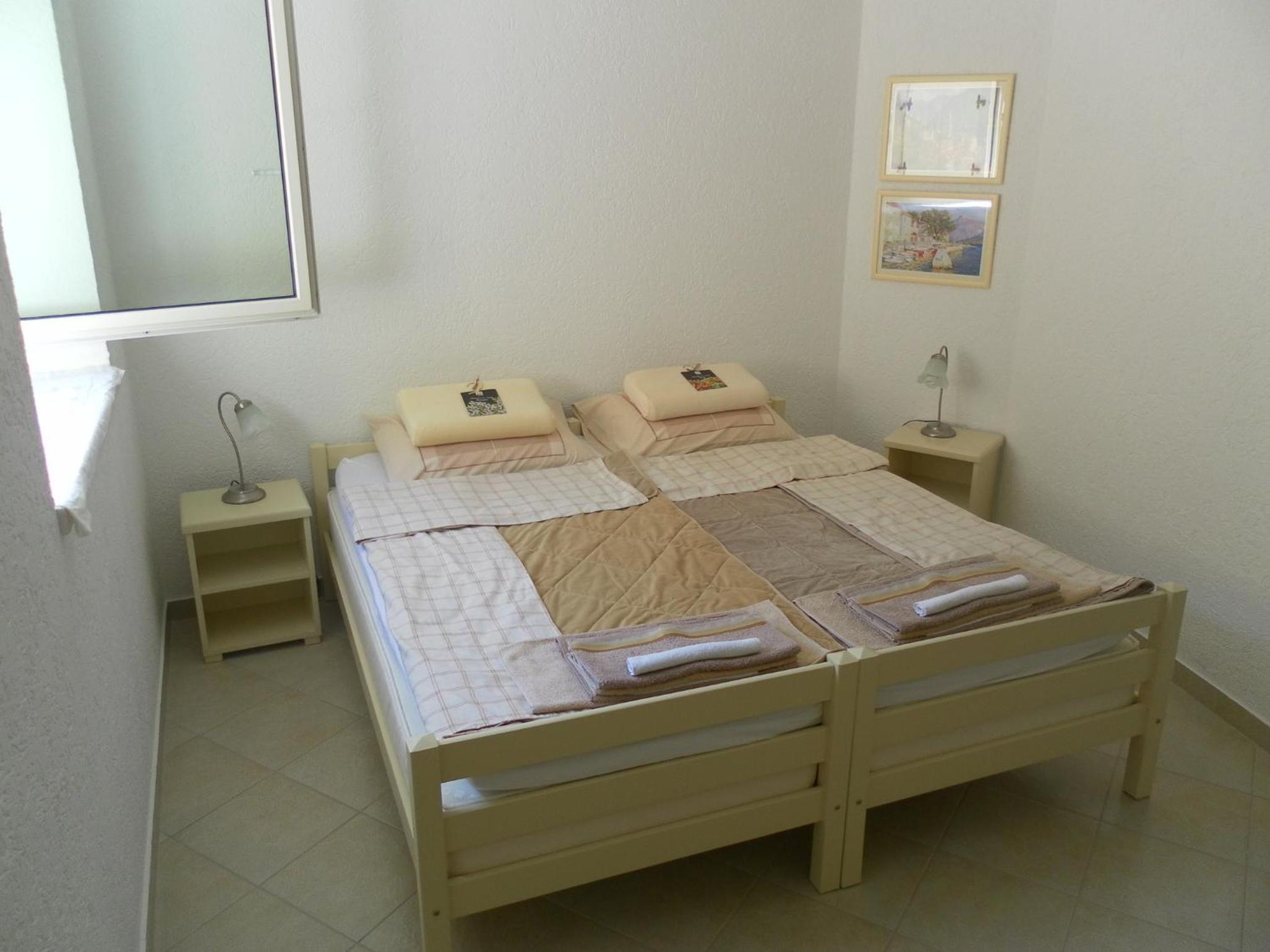 Two-Bedroom Apartment with Balcony and Sea View - Photo 8