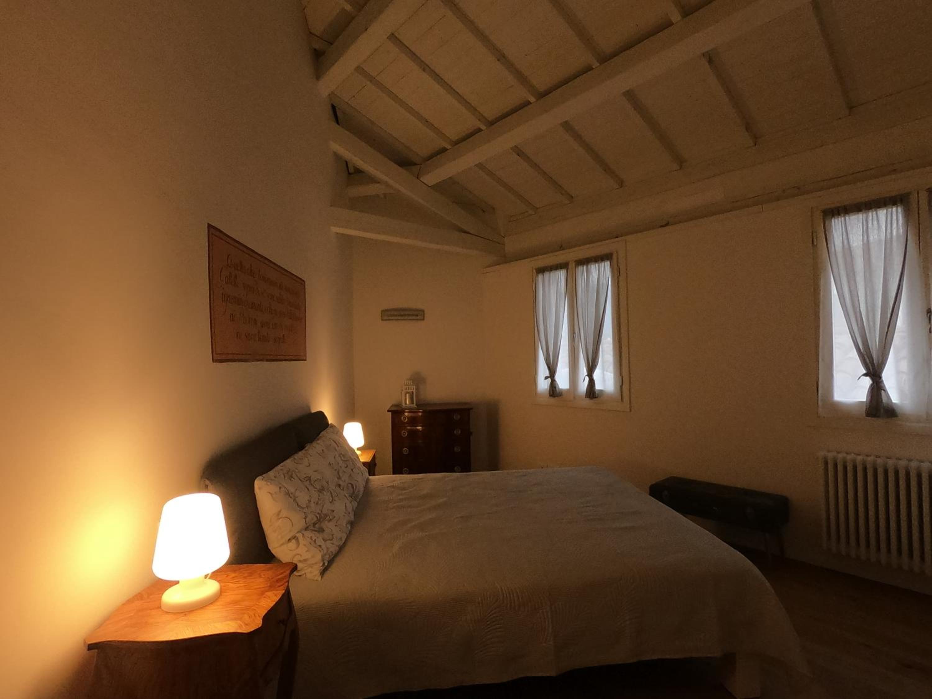 One-Bedroom Apartment - Photo 1