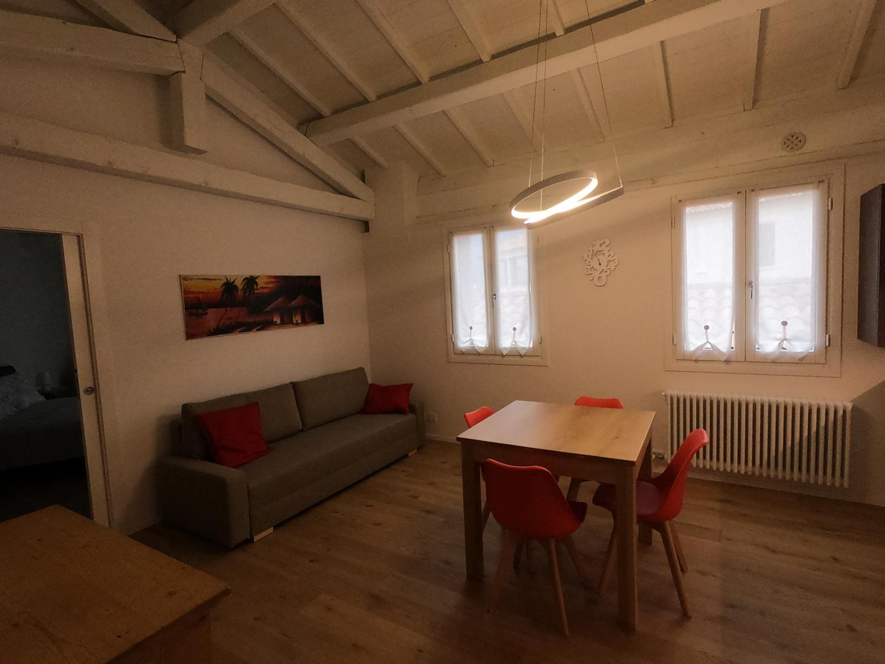 One-Bedroom Apartment - Photo 12