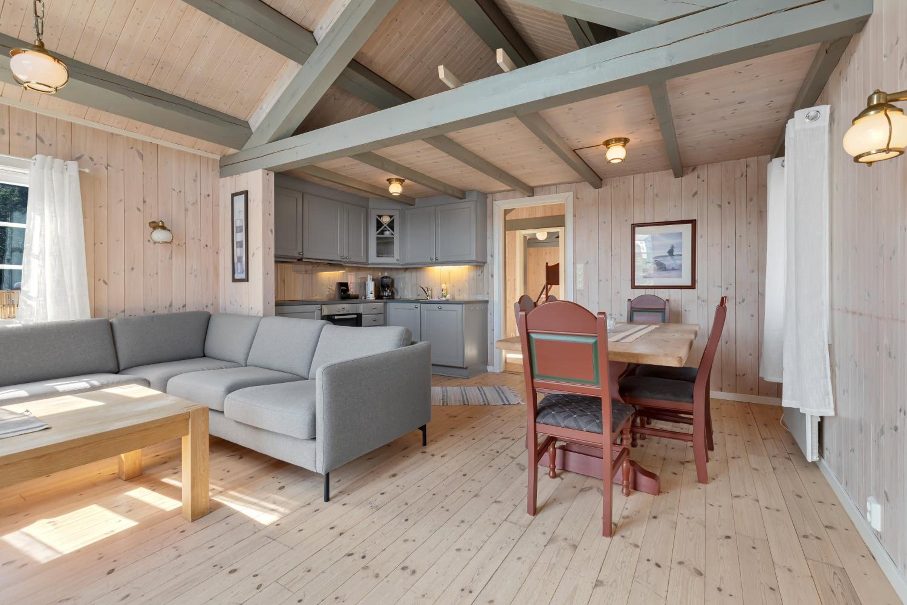 Superior Cabin - Photo 11