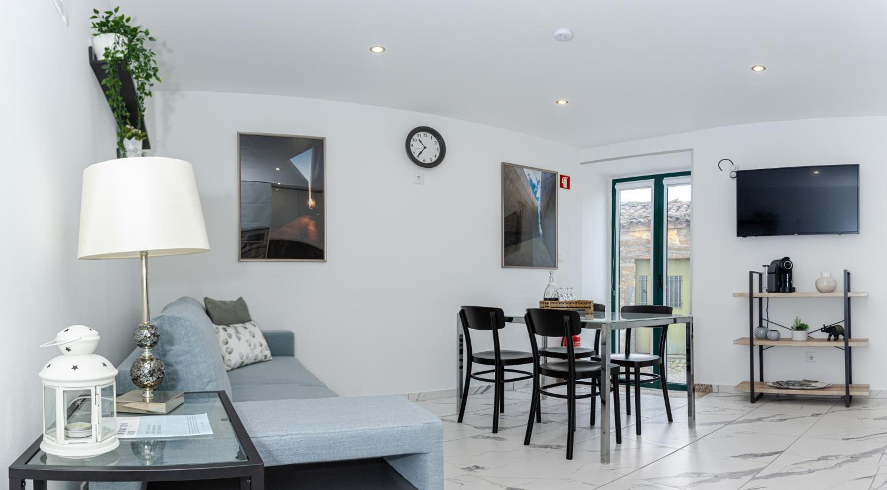 One-Bedroom House - Photo 28