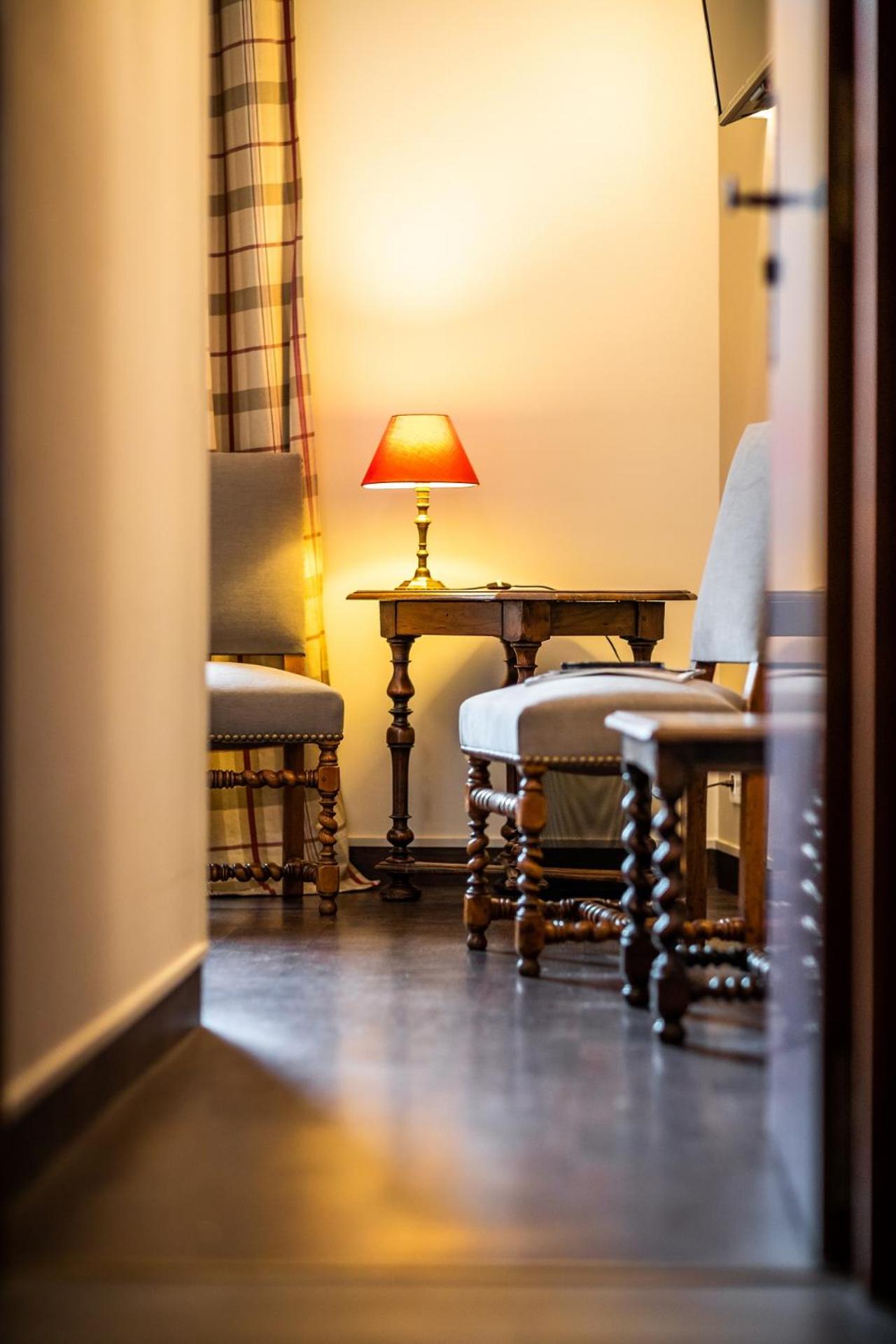 Standard Double Room - Photo 21