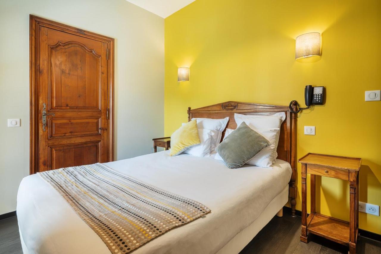 Standard Double Room - Photo 18