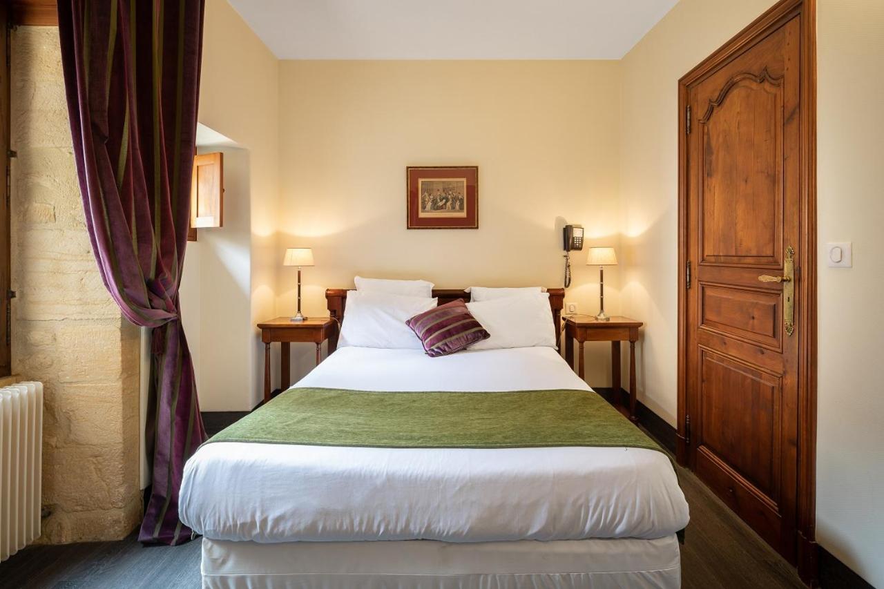 Standard Double Room - Photo 15