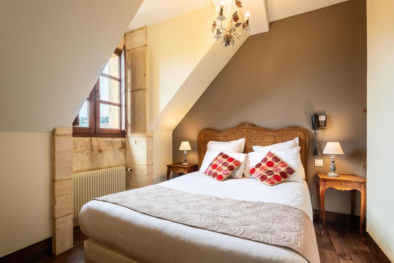 Standard Double Room - Photo 8
