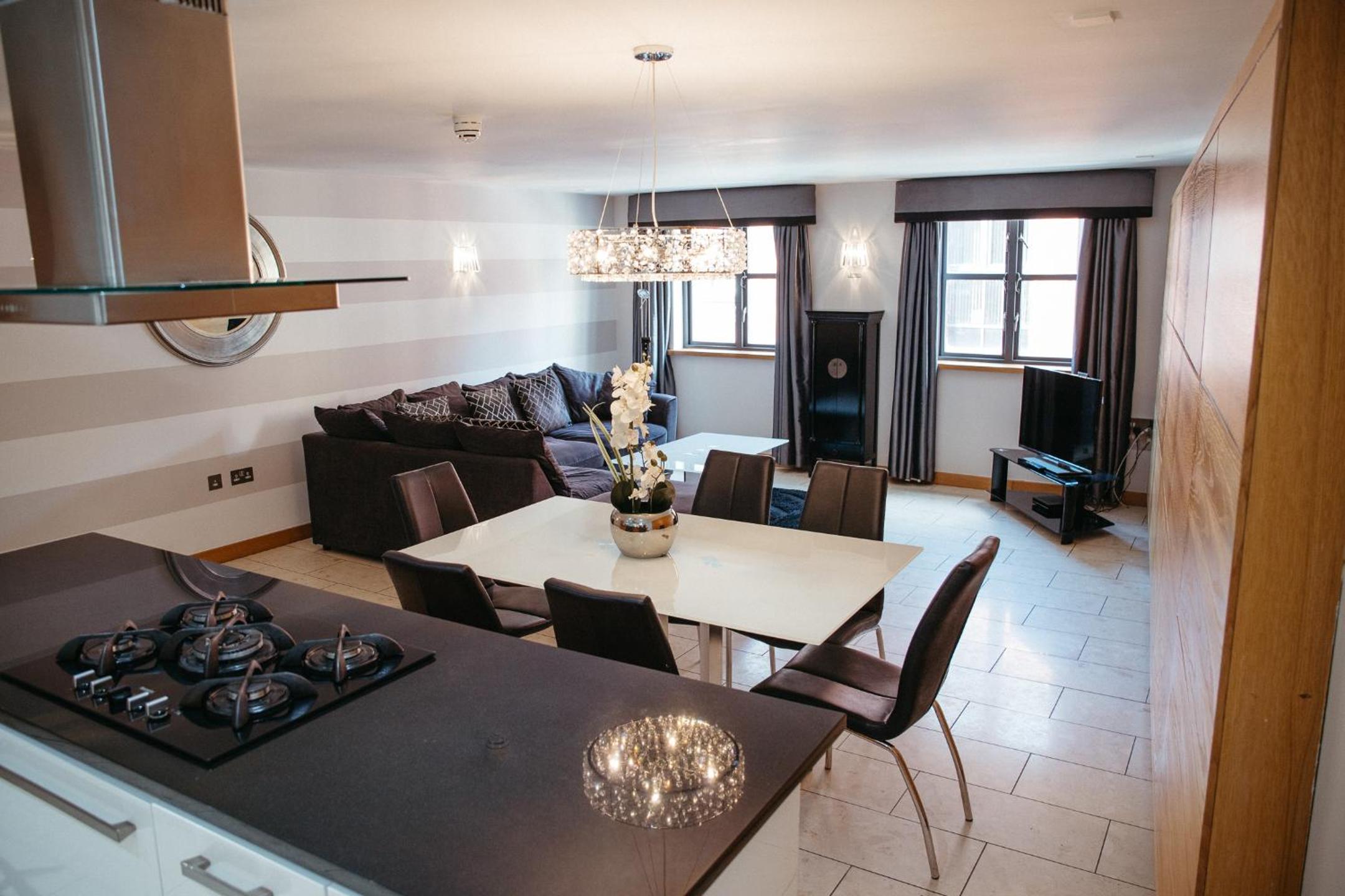 Superior 1 Bedroom Apartment - Photo 1