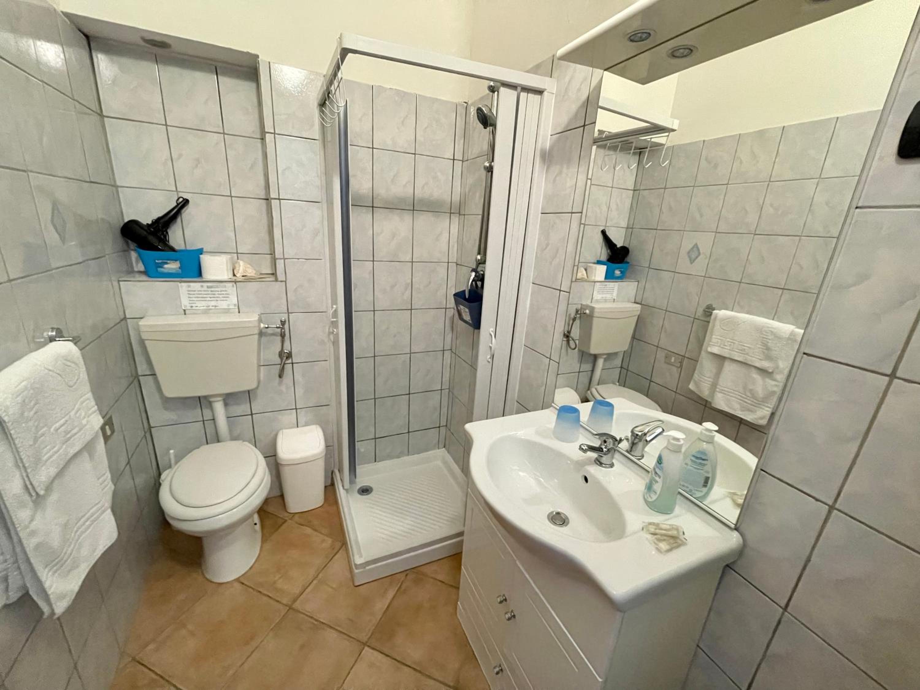 Triple Room with Private Bathroom photo 3
