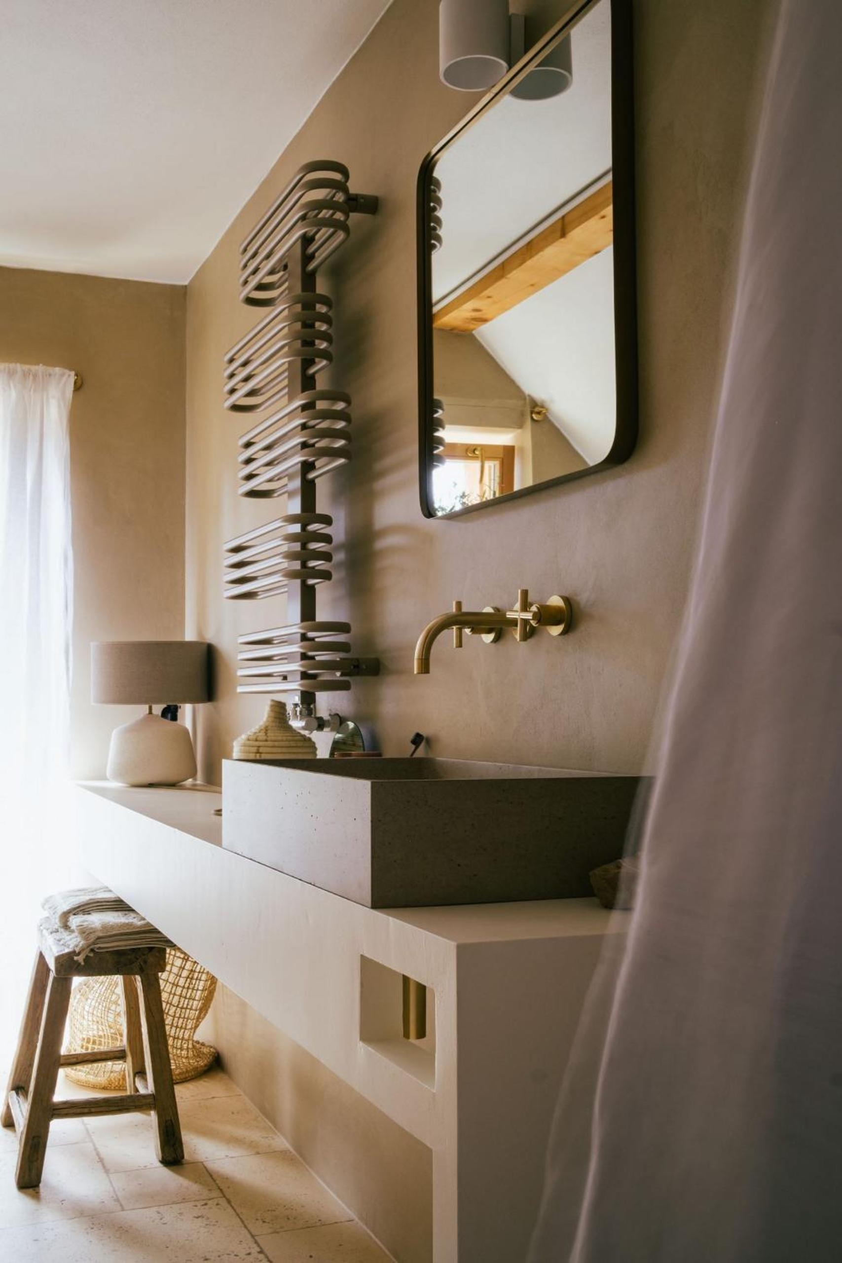 Deluxe Double Room with Bath photo 2