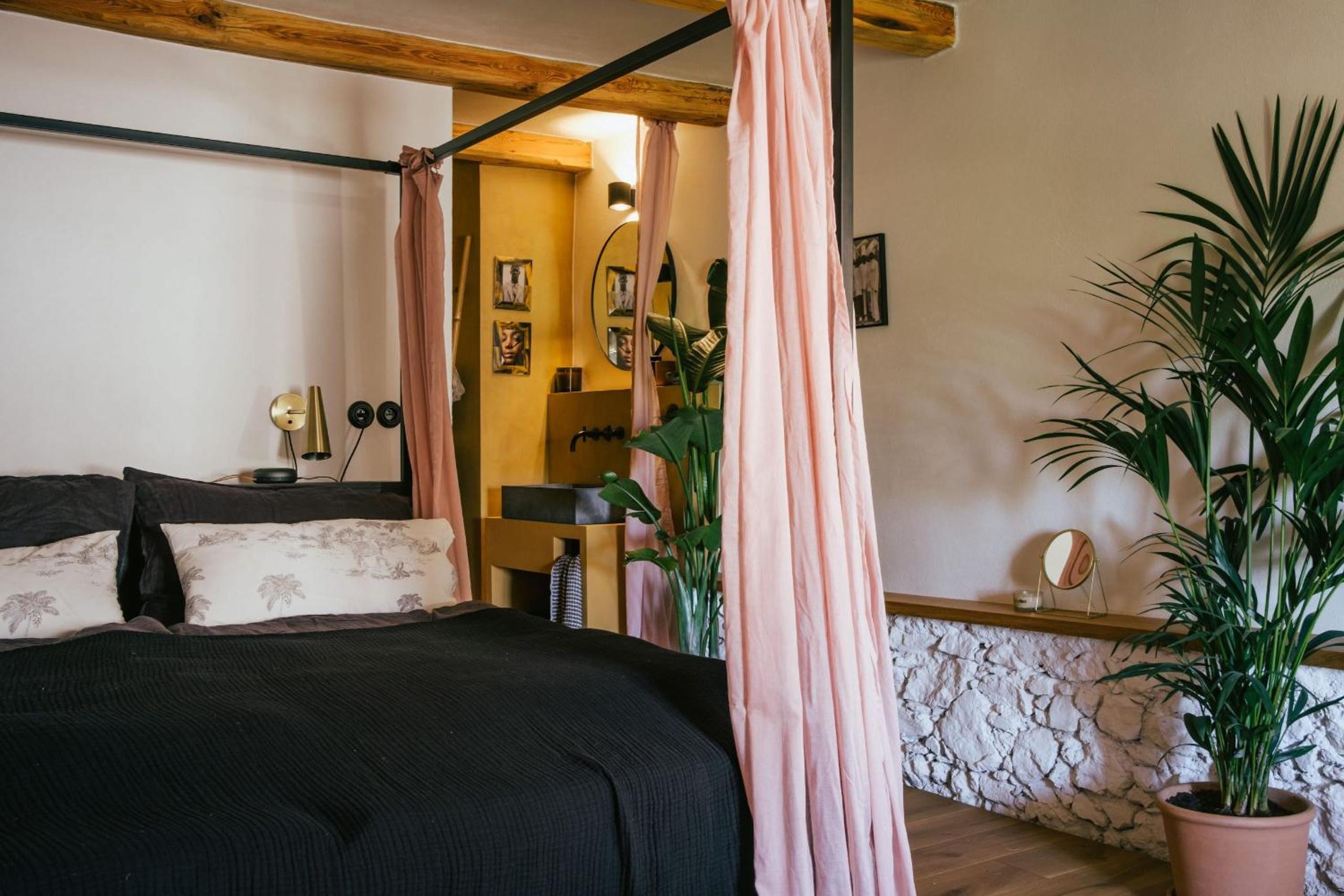 Deluxe Double Room with Shower photo 1