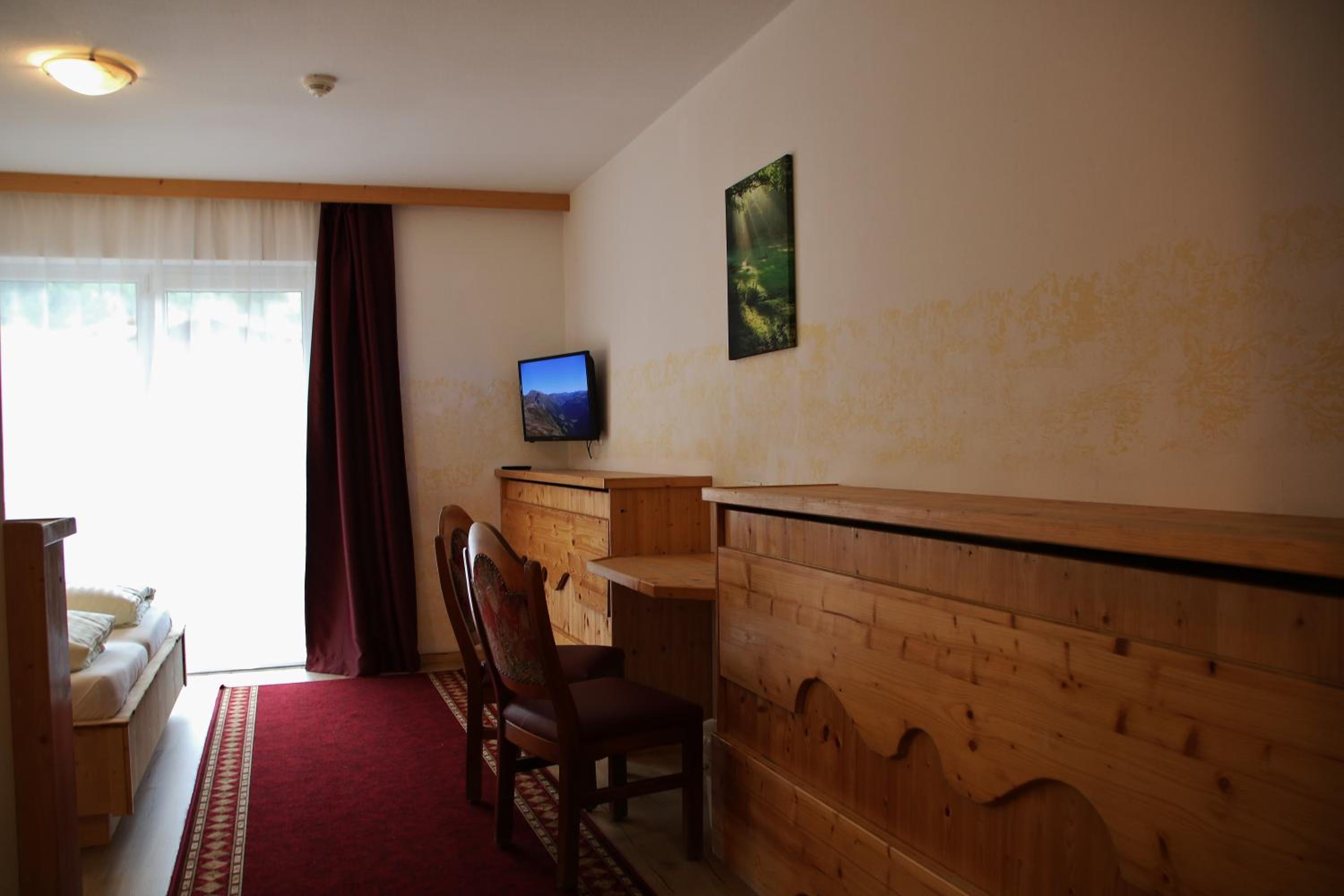 Single Room with Balcony photo 3