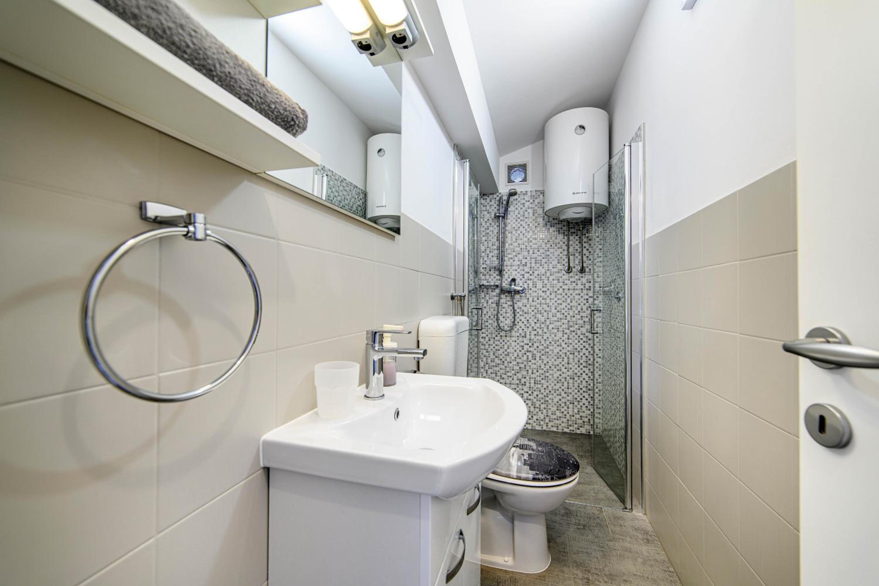One-Bedroom Apartment - Photo 24