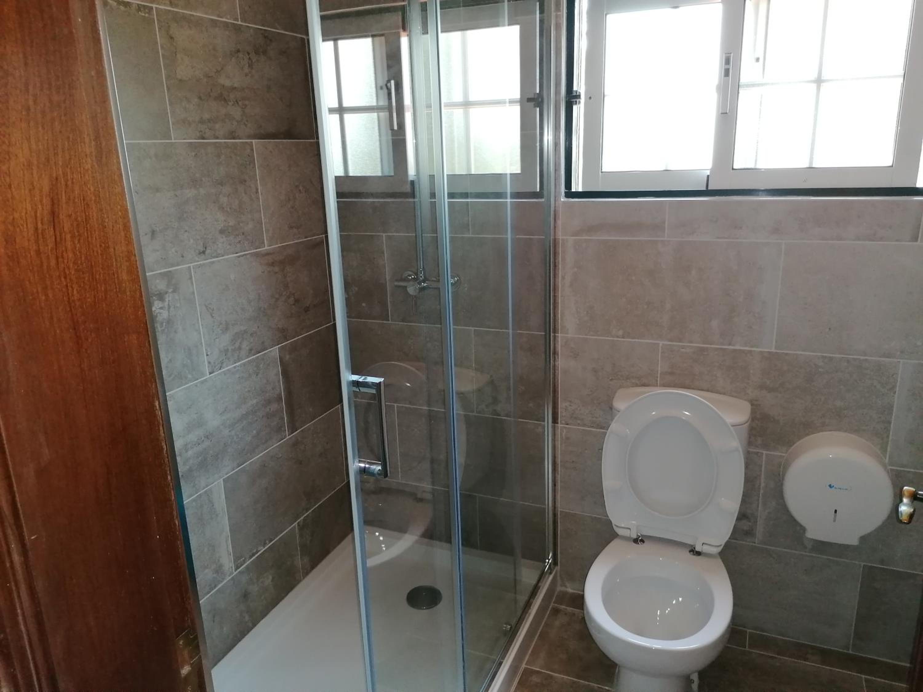Triple Room with Bathroom - Photo 2