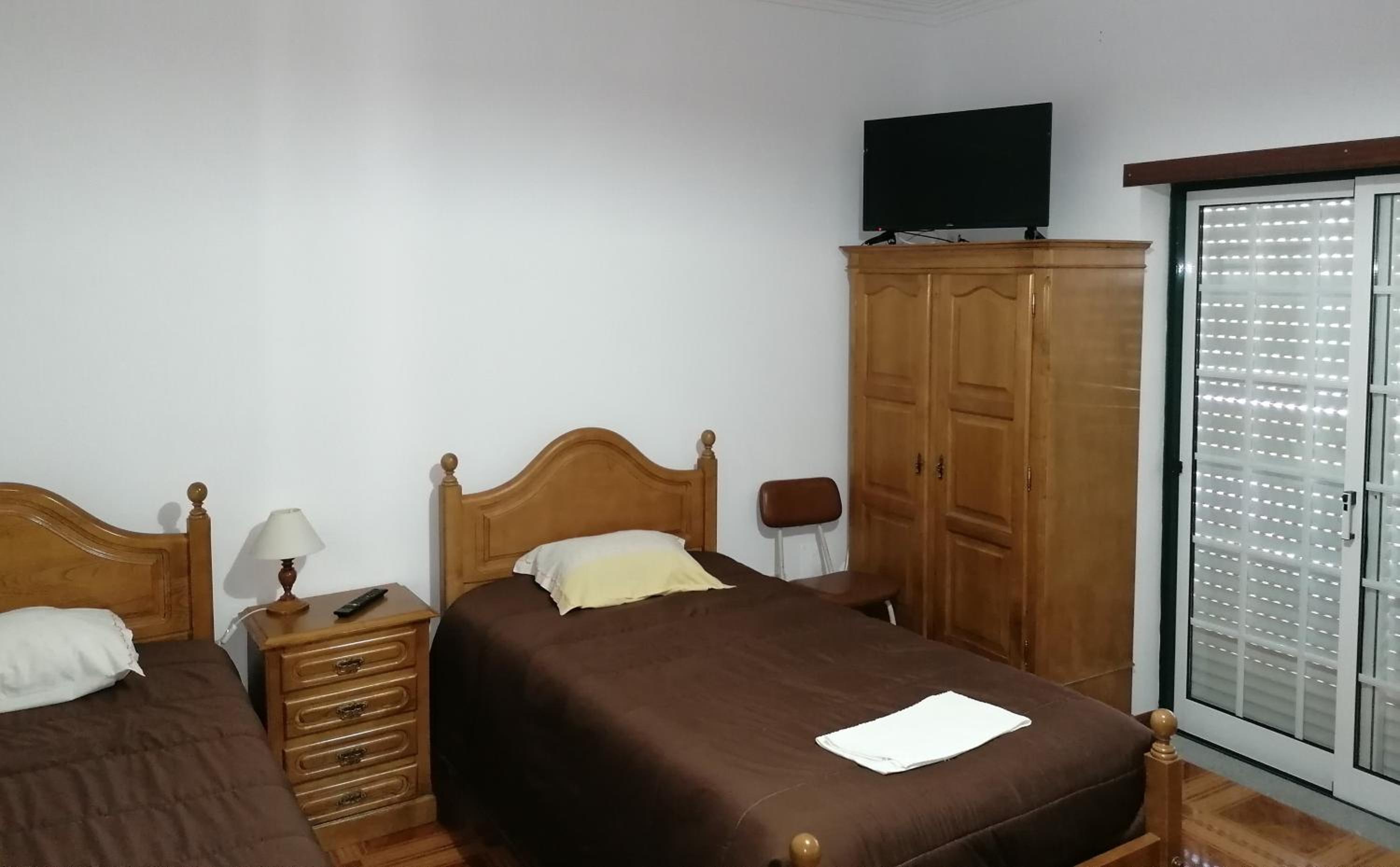 Triple Room with Bathroom - Photo 3
