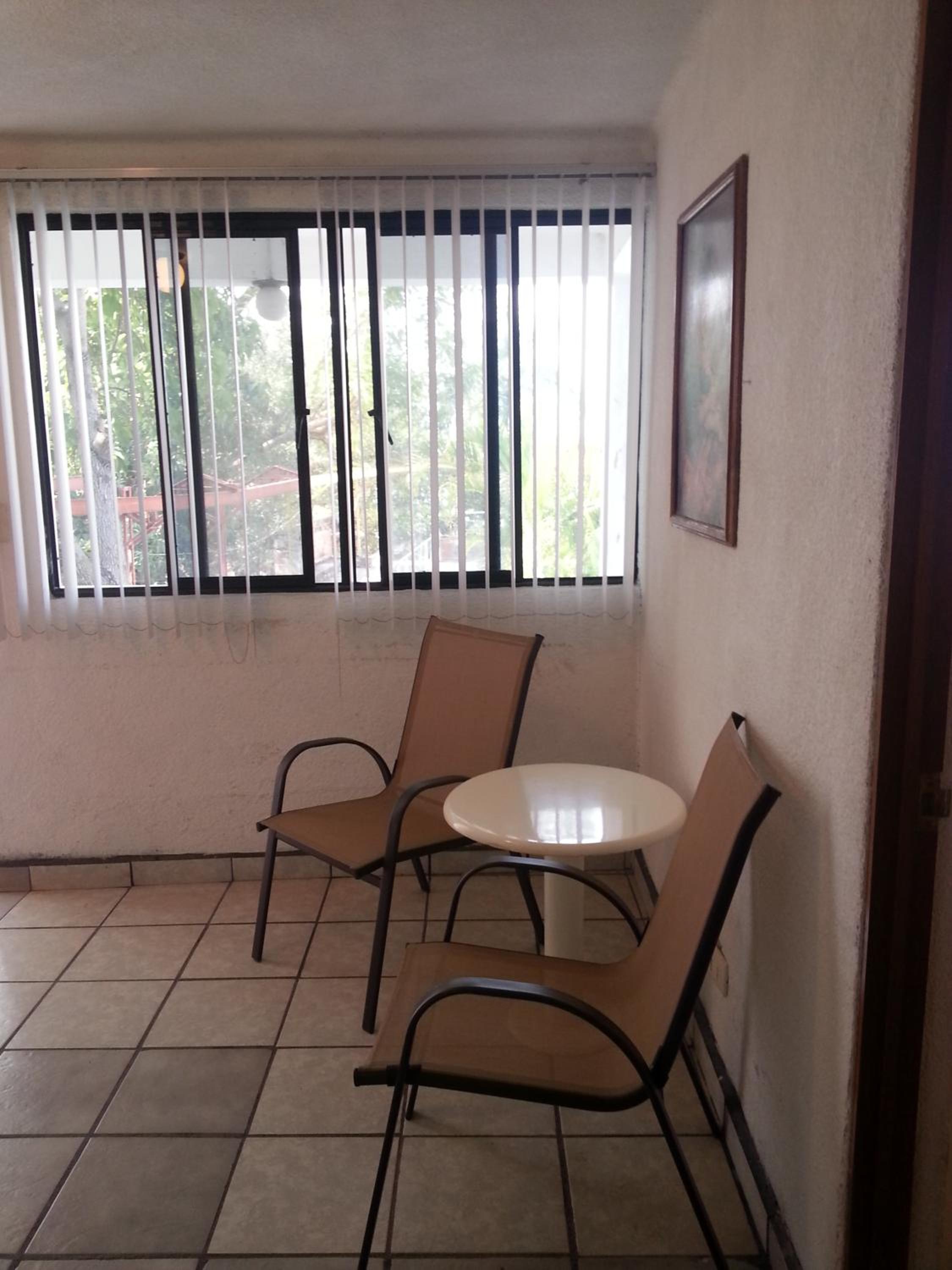 Quadruple Room - Photo 8