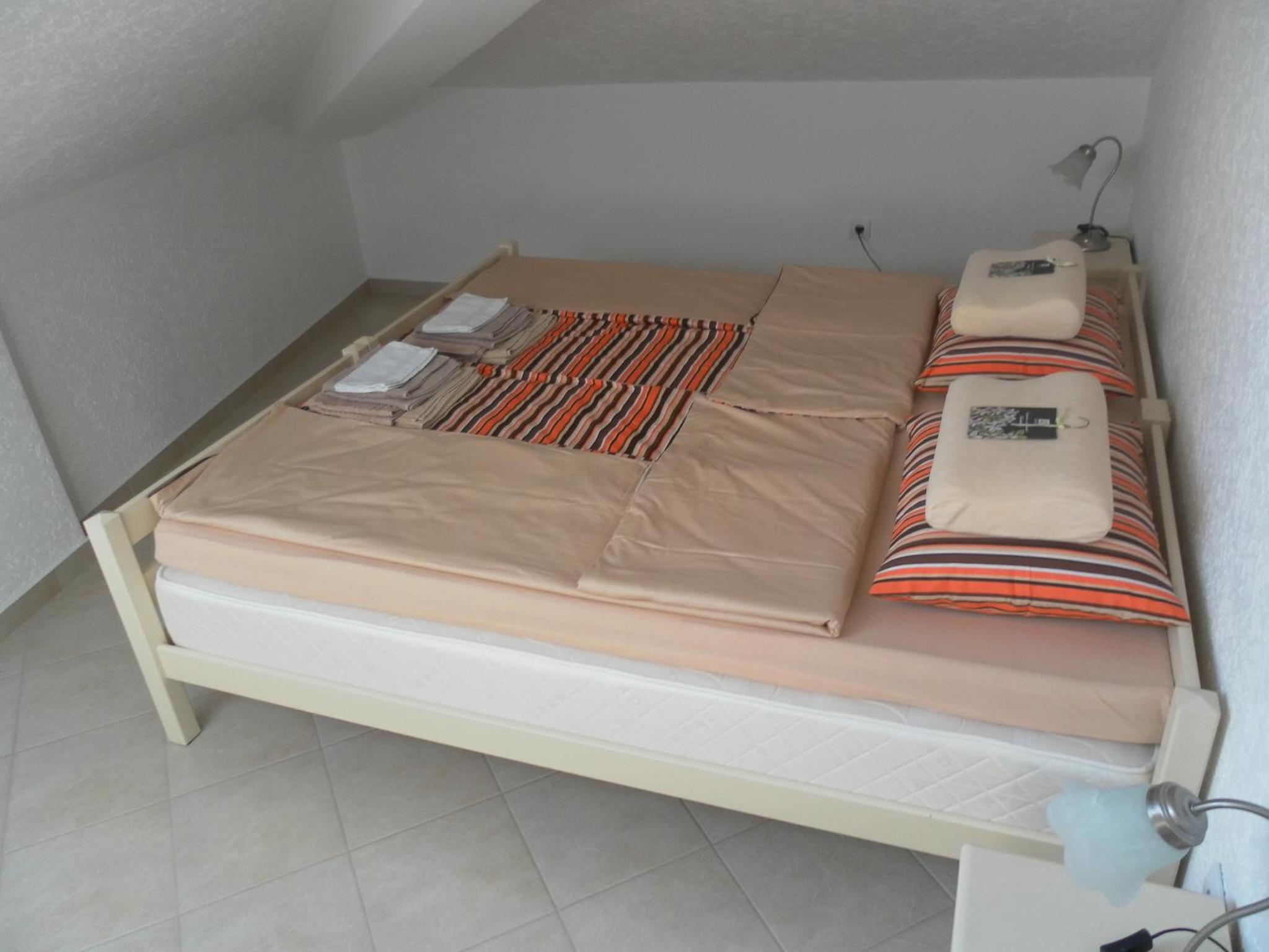 Comfort One-Bedroom Apartment with Sea View - Attic - Photo 7