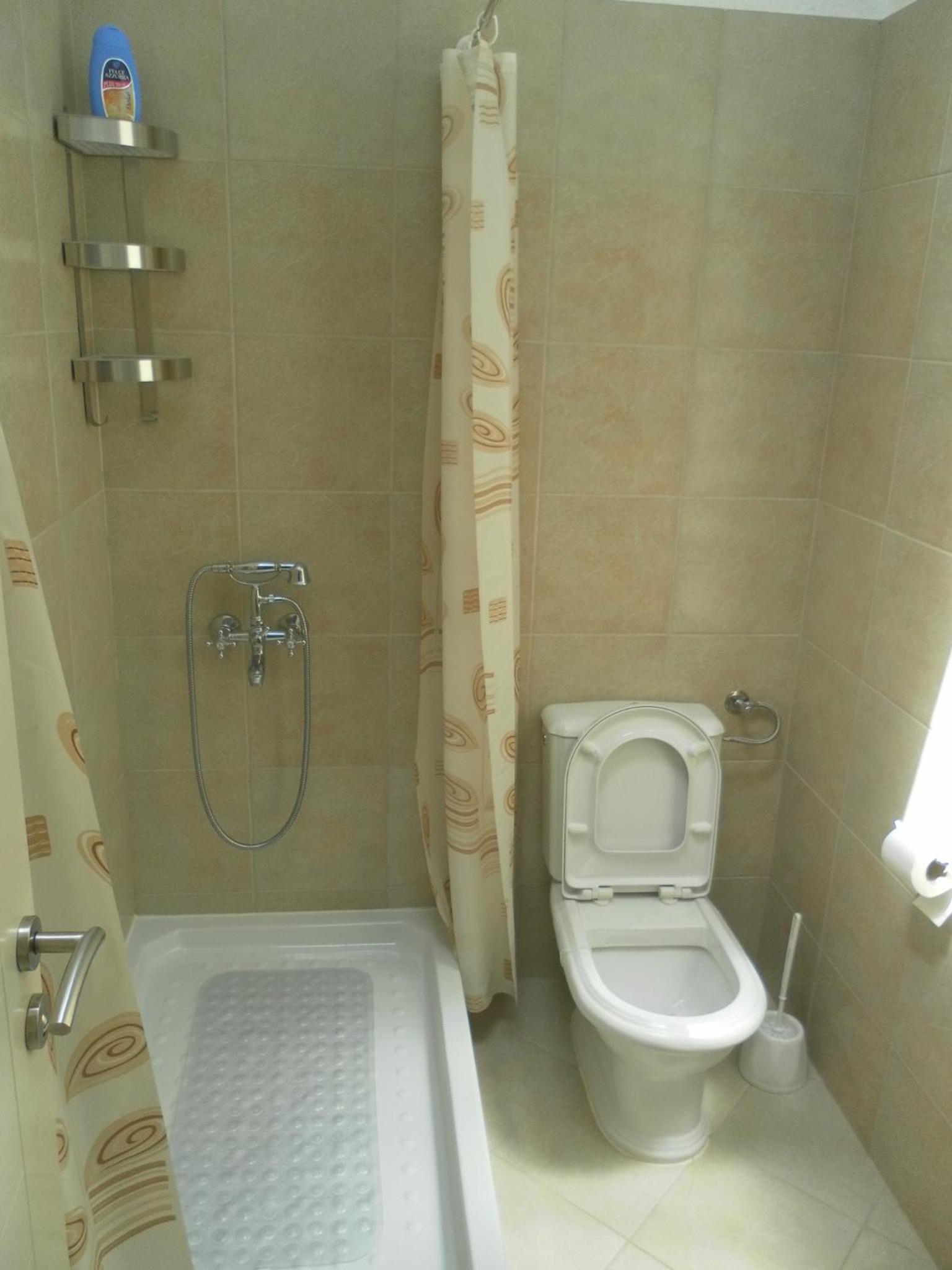 Comfort One-Bedroom Apartment with Sea View - Attic - Photo 8