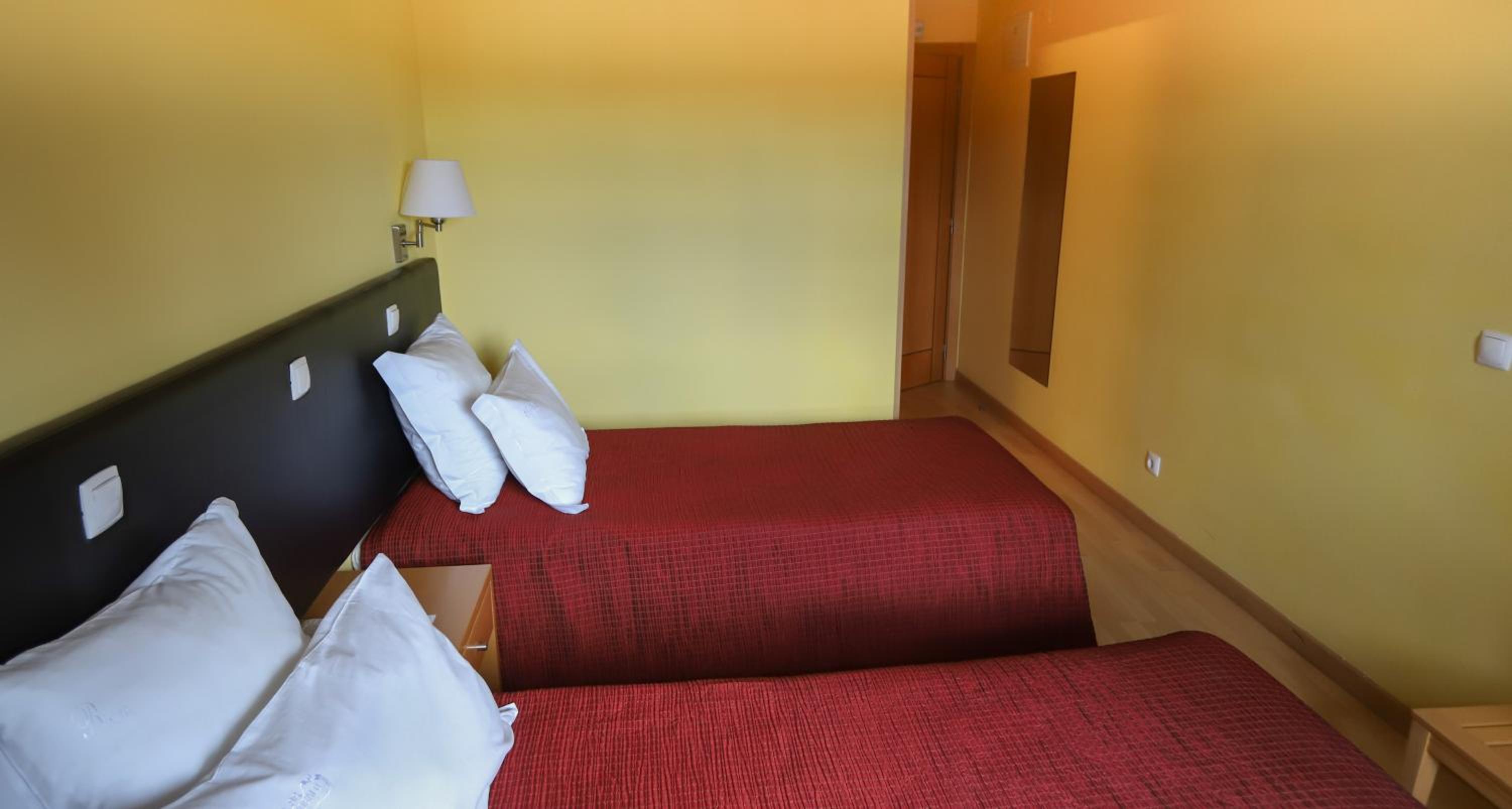 Twin Room - Photo 4