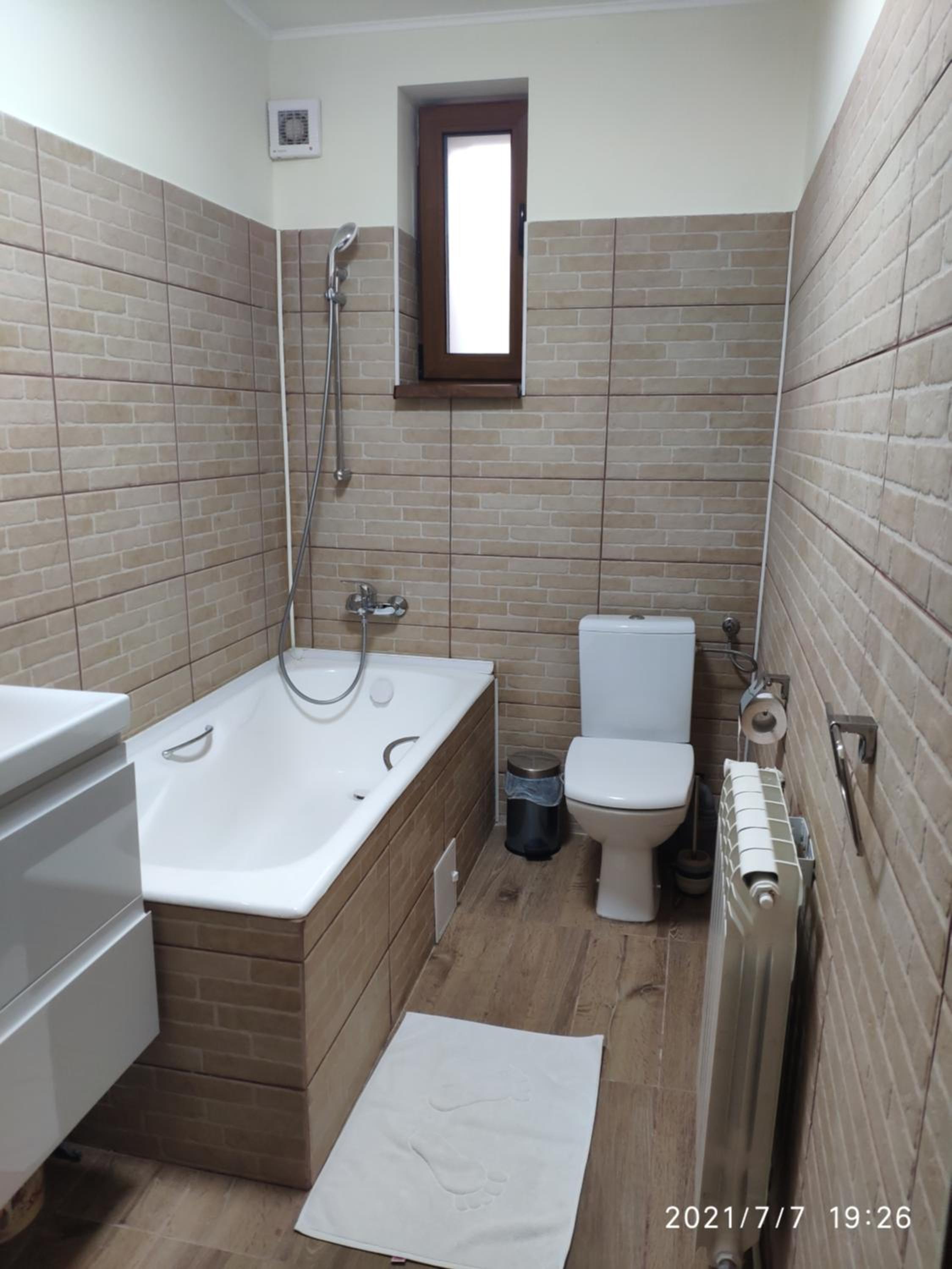 One-Bedroom House - Photo 4